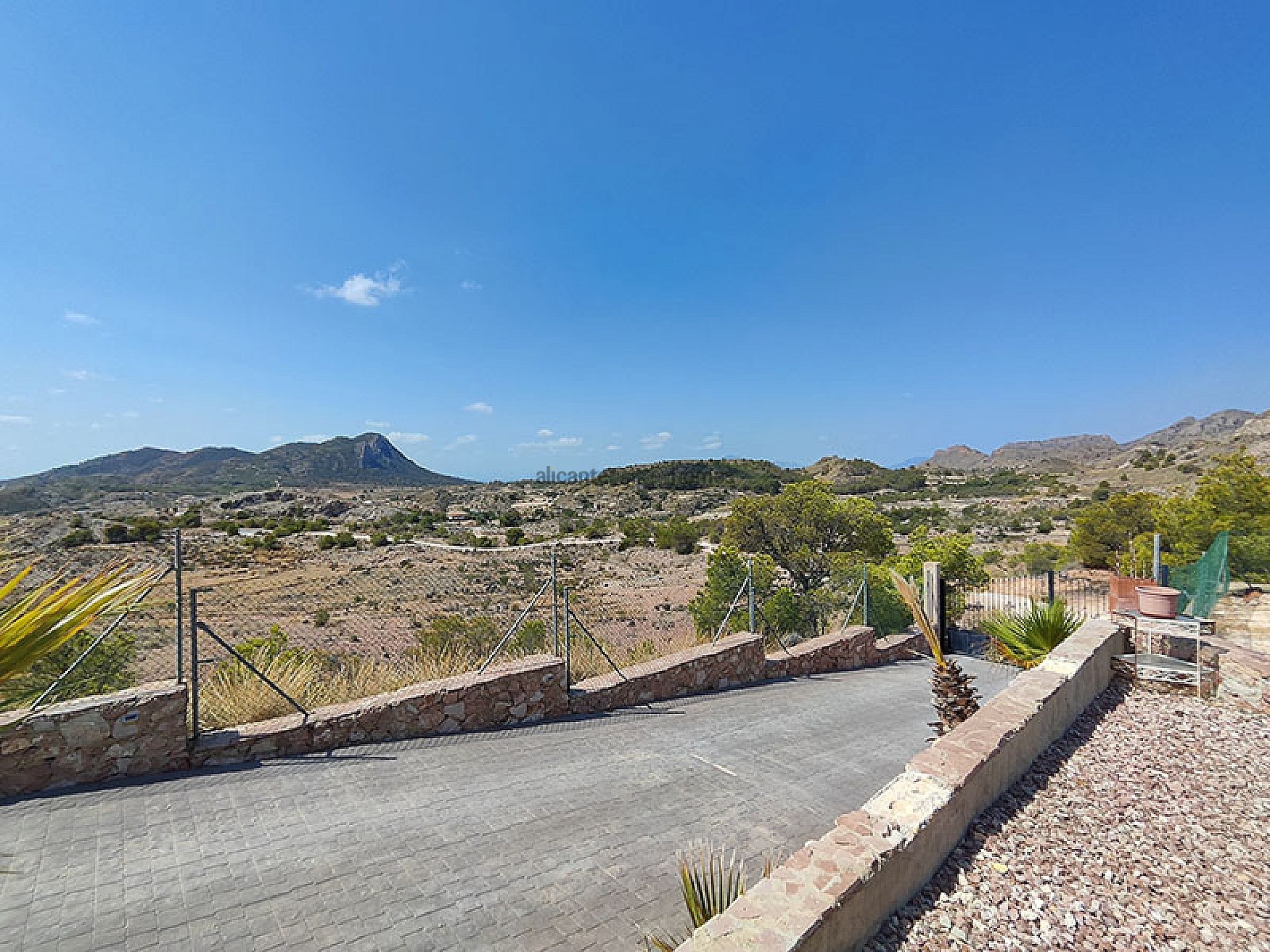 Resale - 4 Bedroom 2 Bathroom Villa in Fortuna -  - Murcia