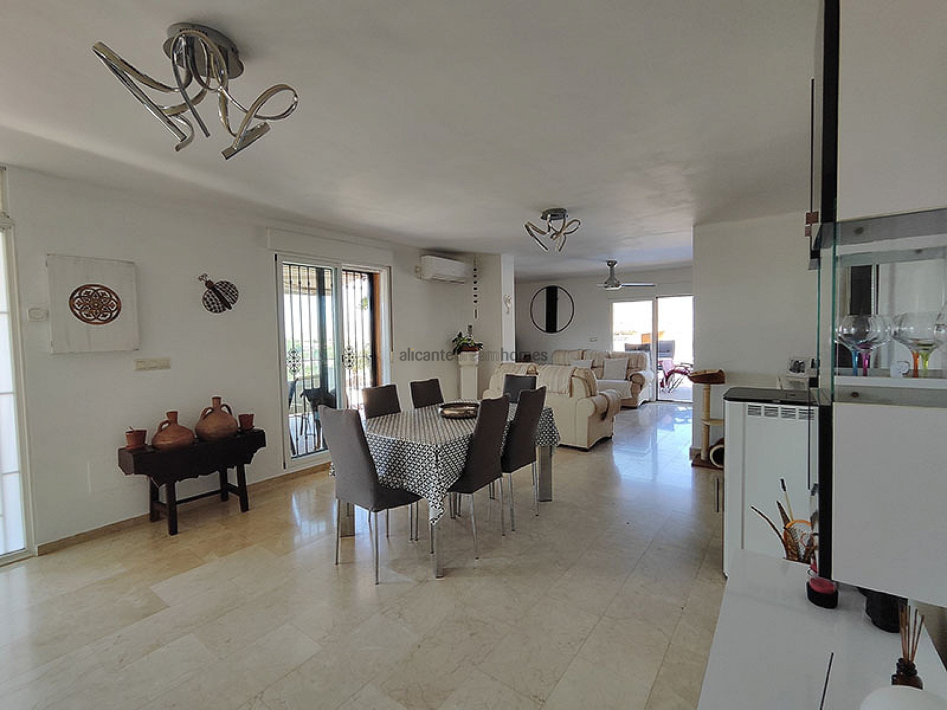 Resale - 4 Bedroom 2 Bathroom Villa in Fortuna -  - Murcia