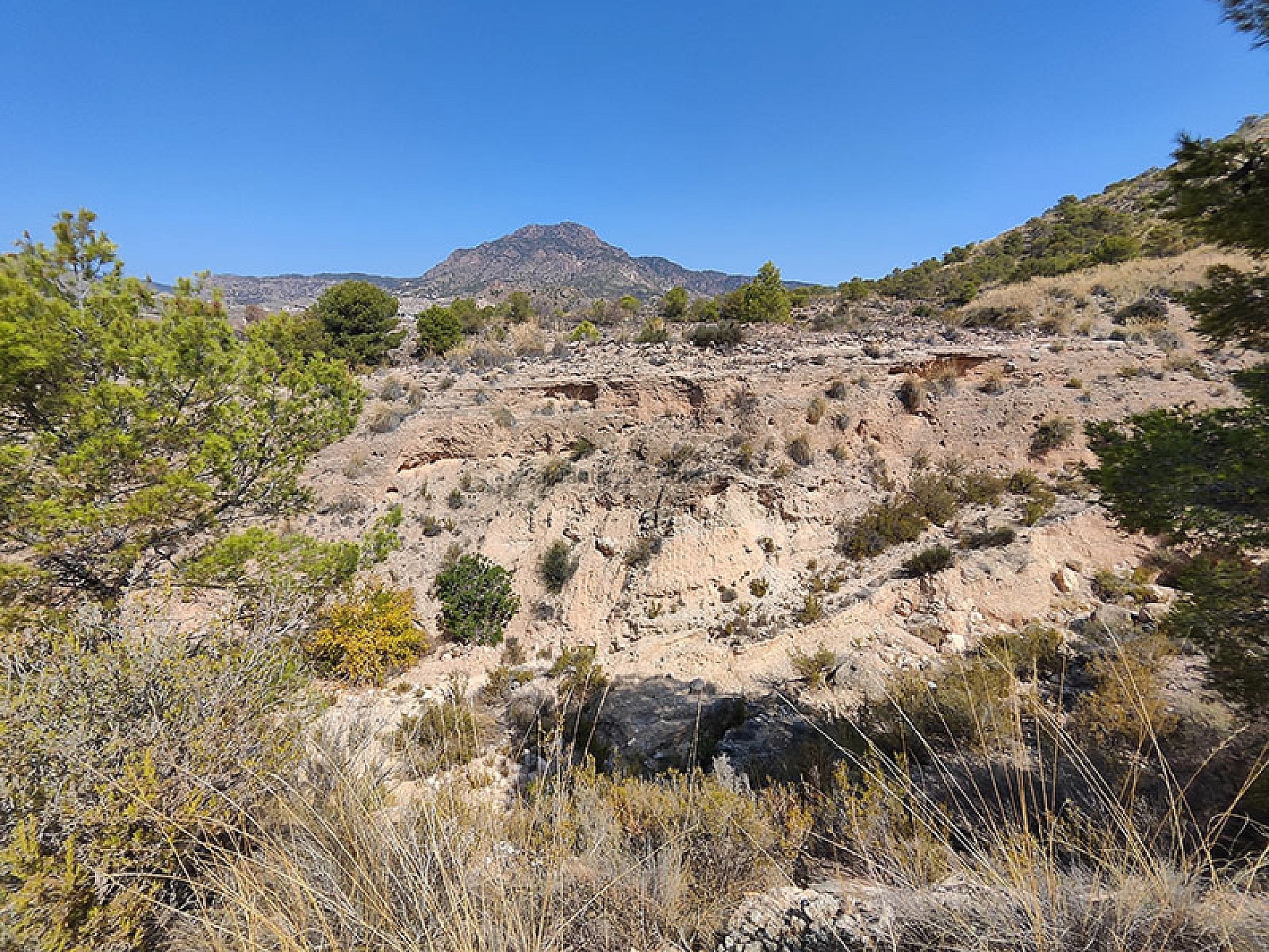 Resale - 4 Bedroom 2 Bathroom Villa in Fortuna -  - Murcia