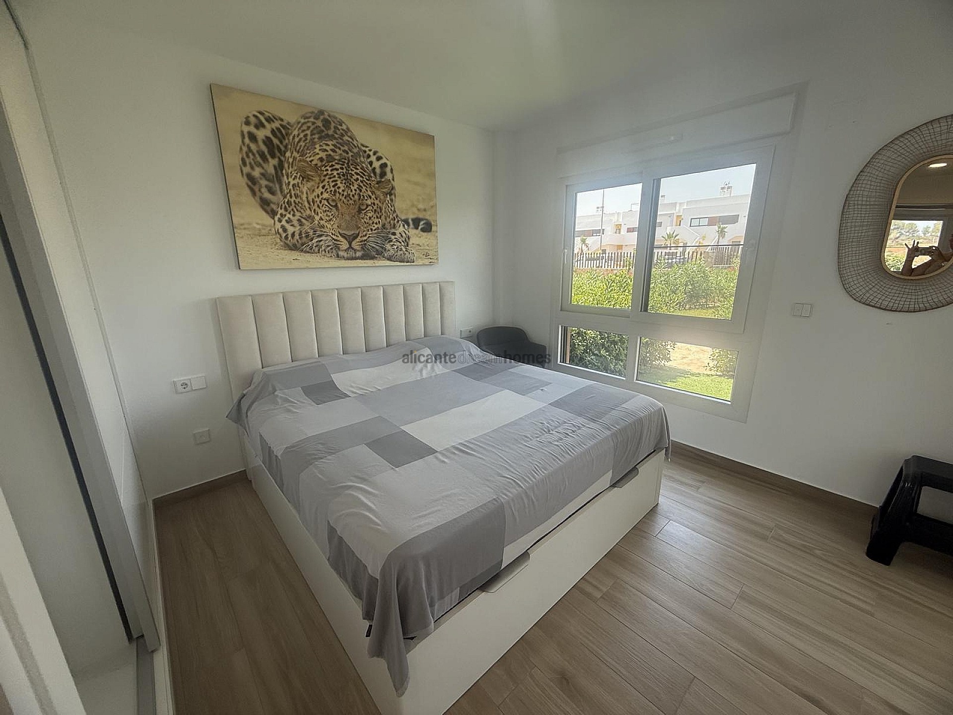 Resale - 2 Bedroom 2 Bathroom Apartment in Los Montesinos -  - Alicante