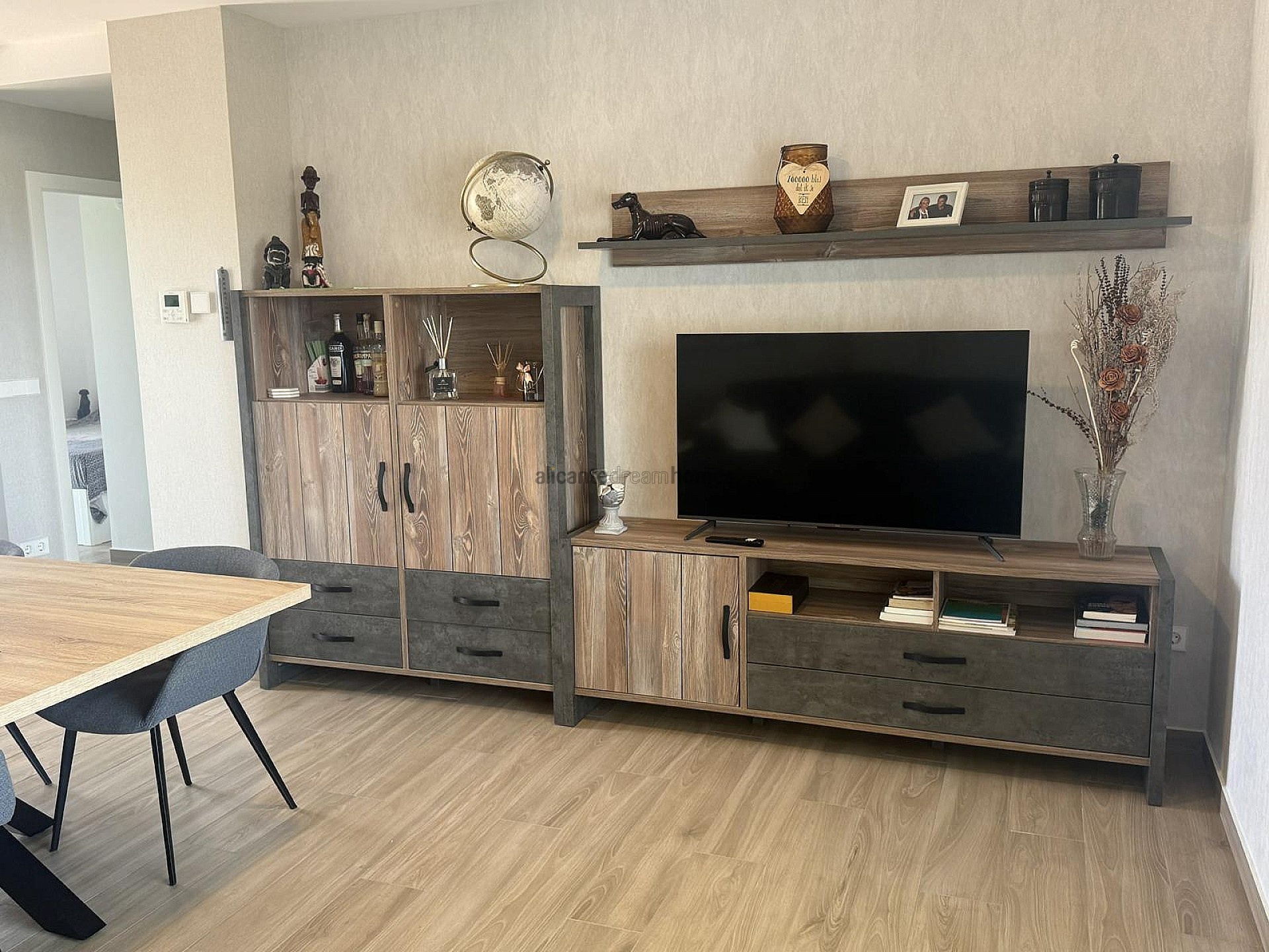Resale - 2 Bedroom 2 Bathroom Apartment in Los Montesinos -  - Alicante