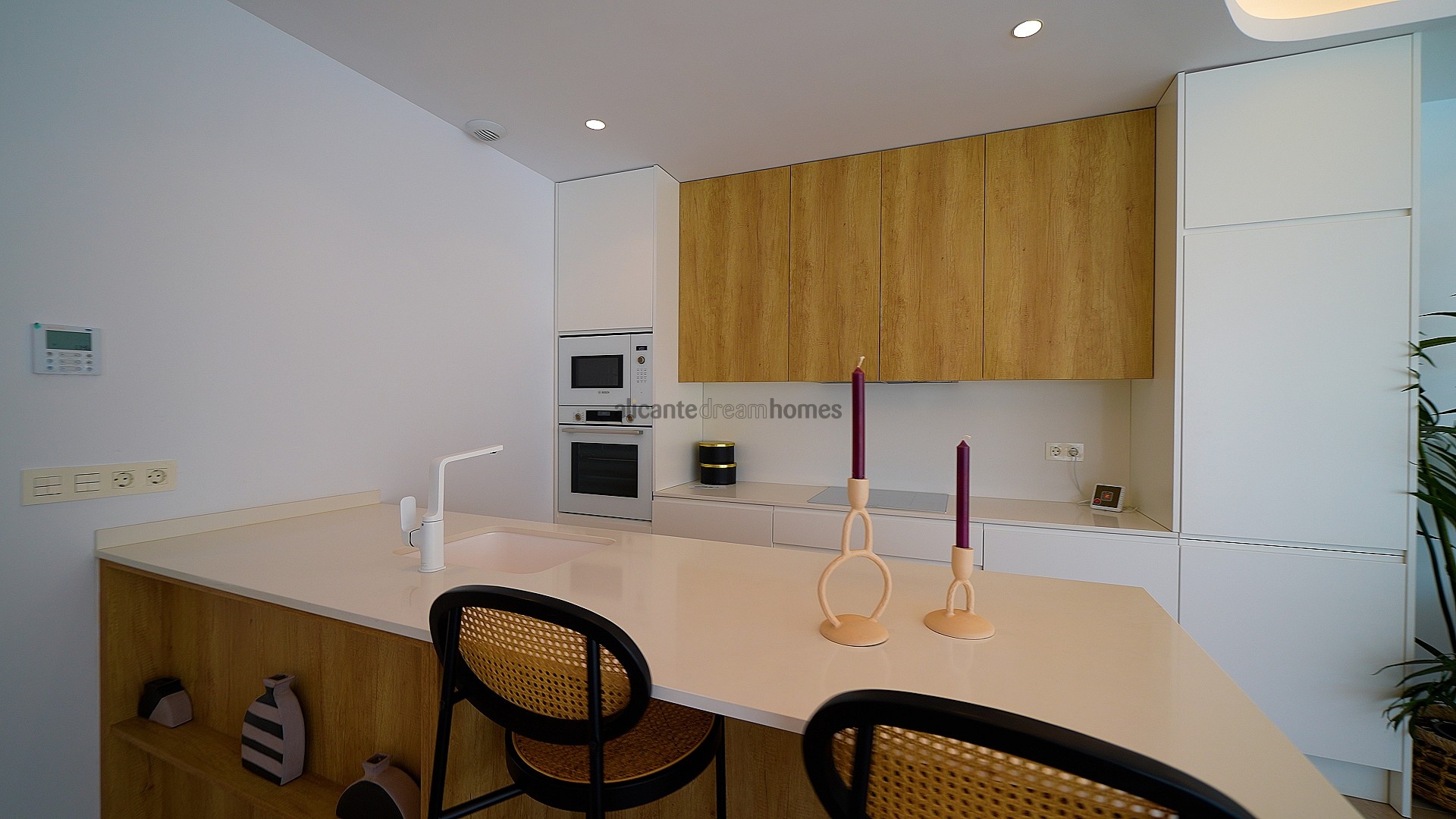Resale - 3 Bedroom 3 Bathroom Villa in Orihuela Costa -  - Alicante