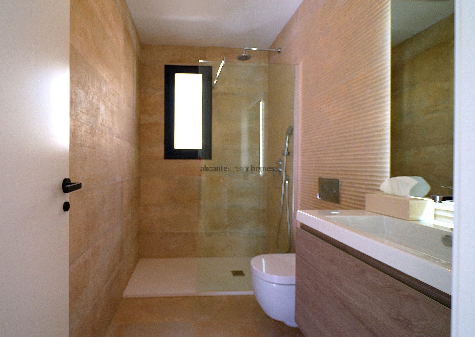 Resale - 3 Bedroom 3 Bathroom Villa in Orihuela Costa -  - Alicante