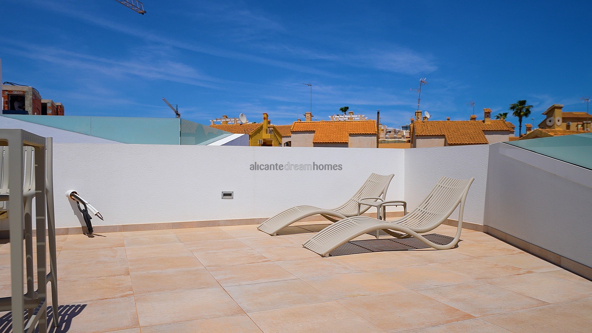 Resale - 3 Bedroom 3 Bathroom Villa in Orihuela Costa -  - Alicante