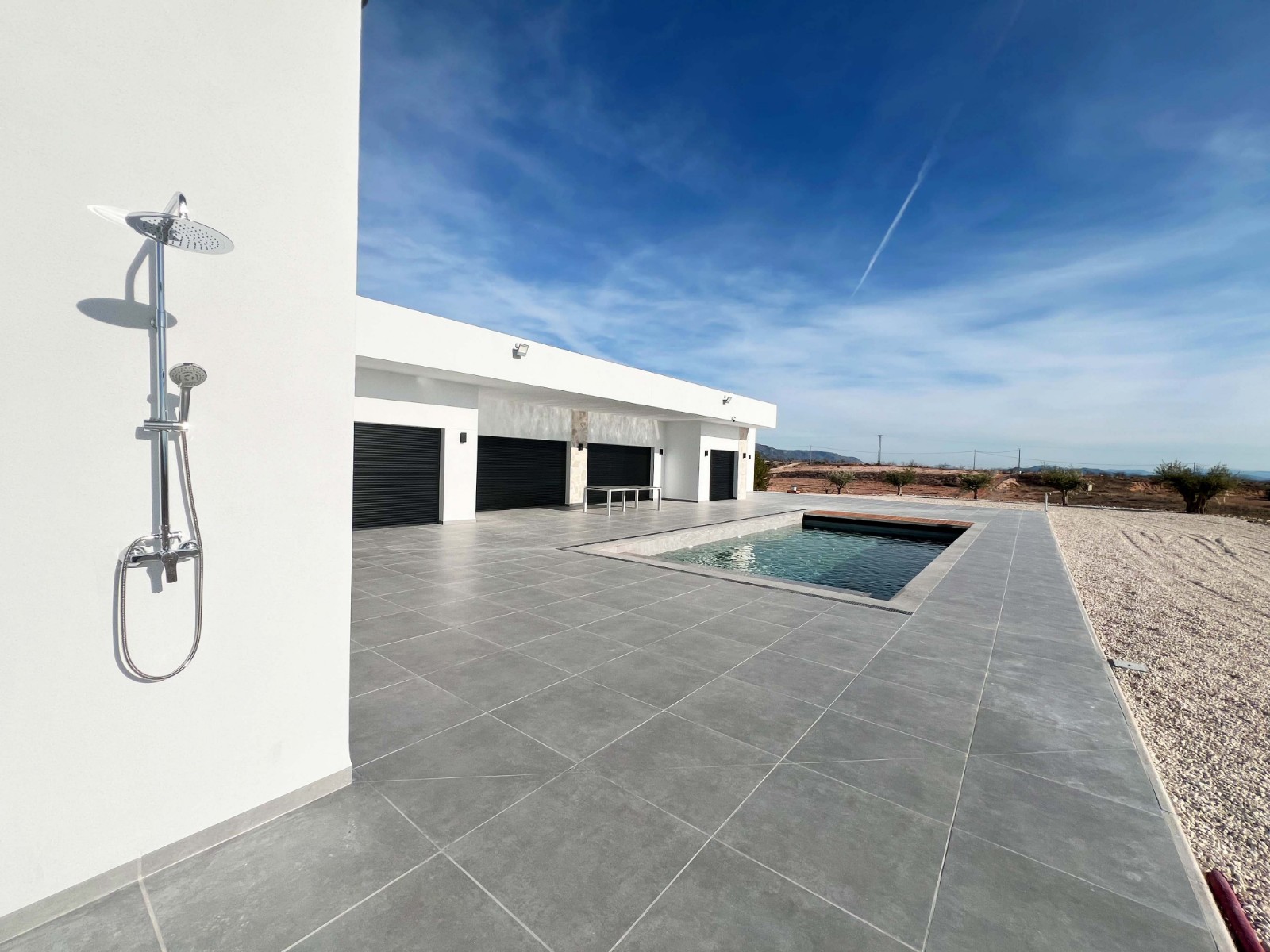 Resale - 3 Bedroom 3 Bathroom Villa in La Romana -  - Alicante