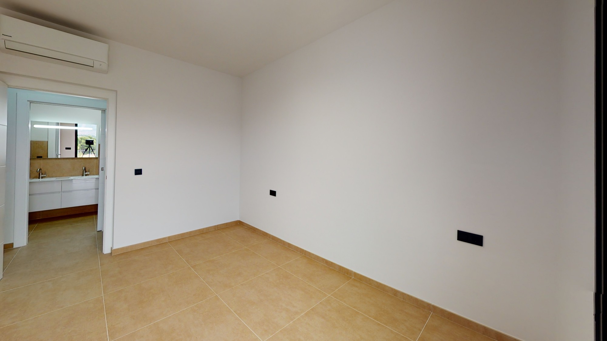 Resale - 3 Bedroom 3 Bathroom Villa in La Romana -  - Alicante