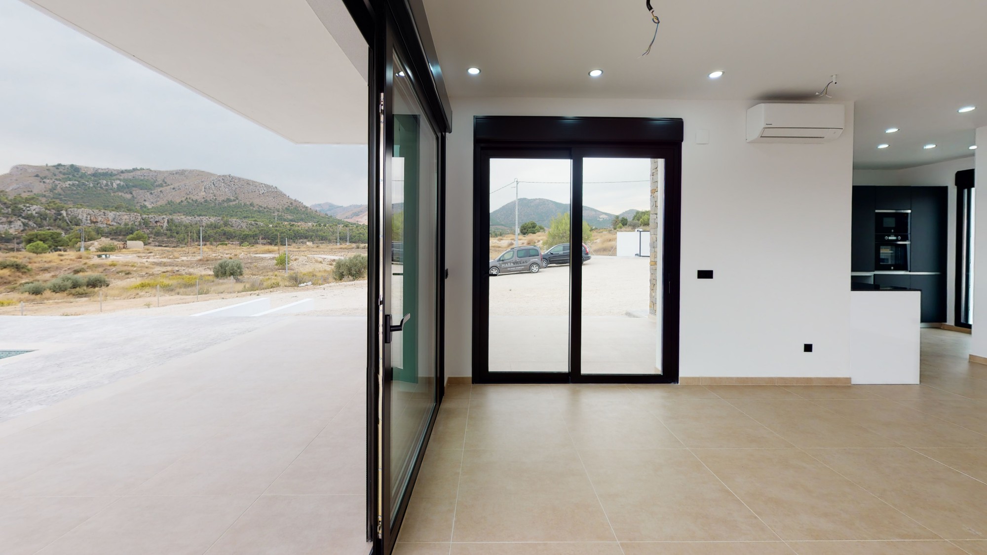 Resale - 3 Bedroom 3 Bathroom Villa in La Romana -  - Alicante