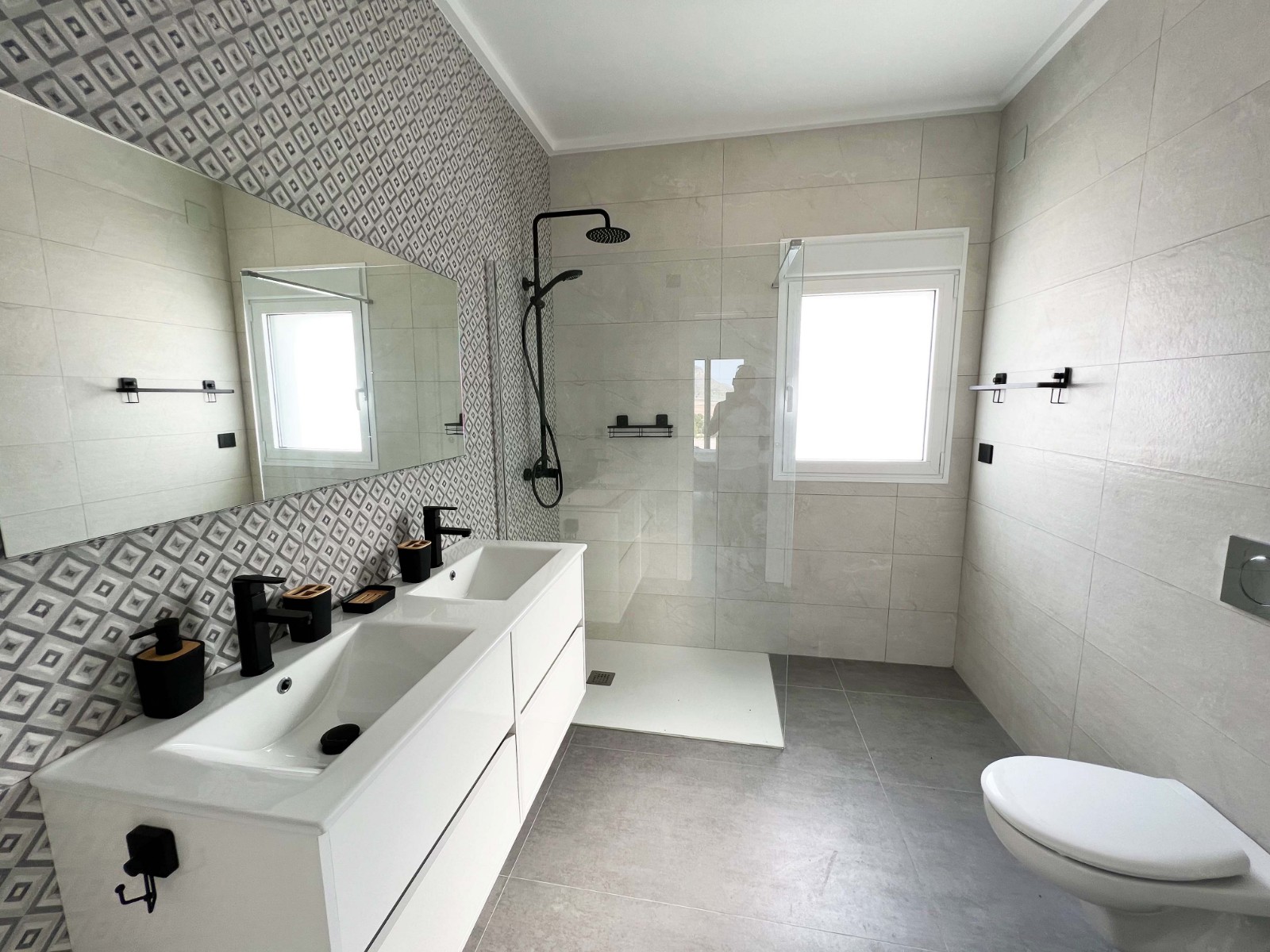 Resale - 3 Bedroom 3 Bathroom Villa in La Romana -  - Alicante