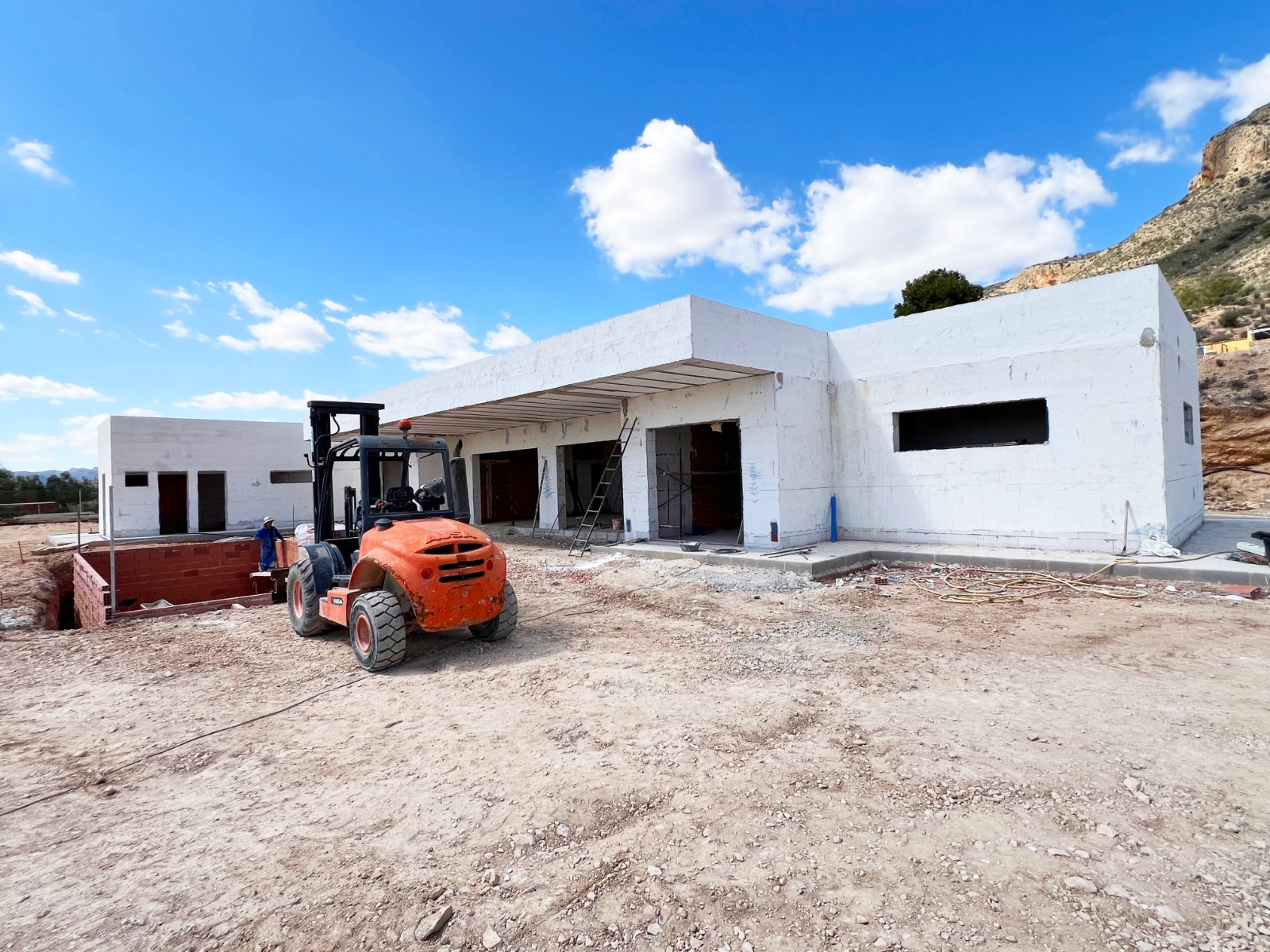 Resale - 3 Bedroom 3 Bathroom Villa in La Romana -  - Alicante