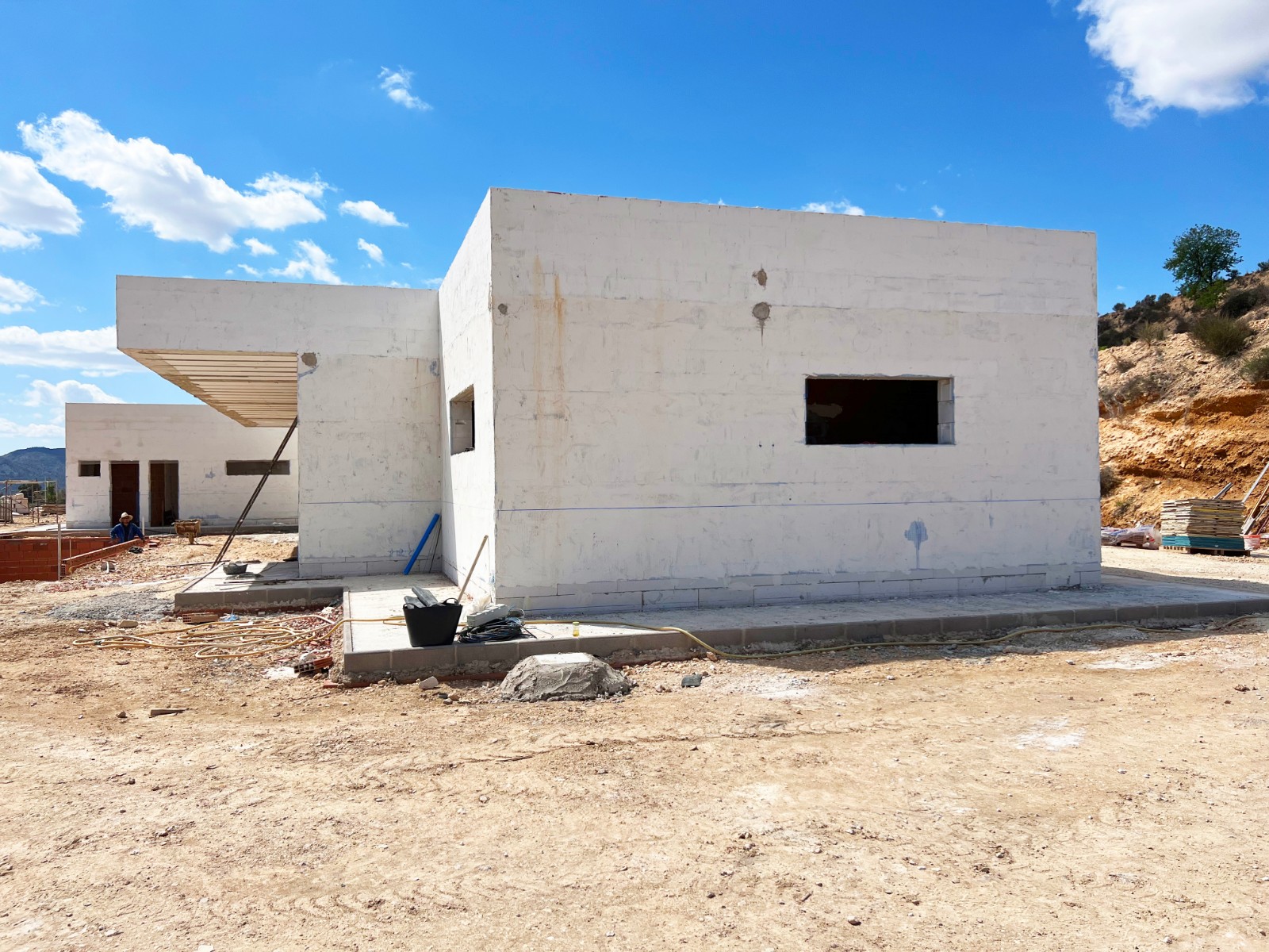 Resale - 3 Bedroom 3 Bathroom Villa in La Romana -  - Alicante