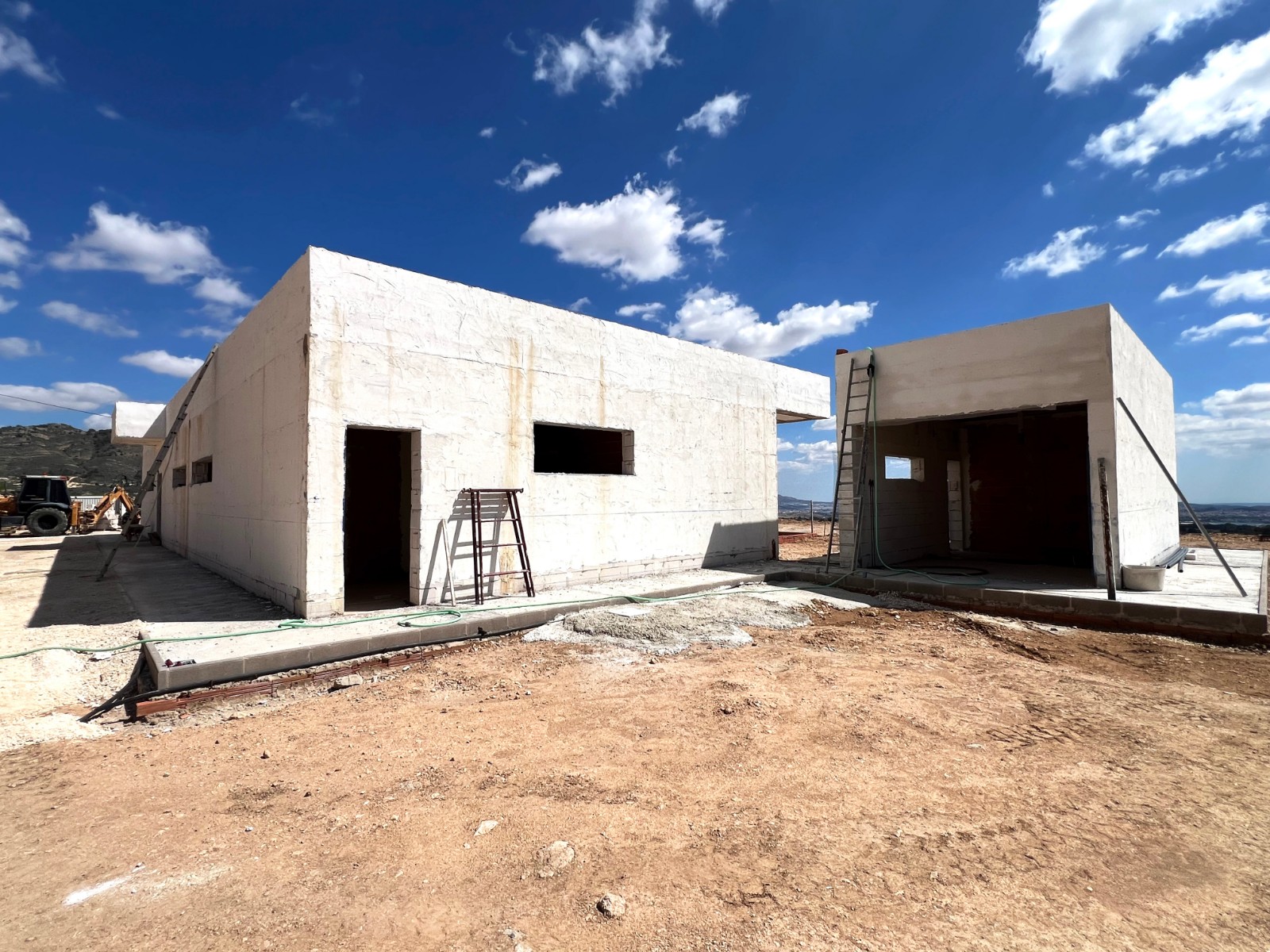 Resale - 3 Bedroom 3 Bathroom Villa in La Romana -  - Alicante