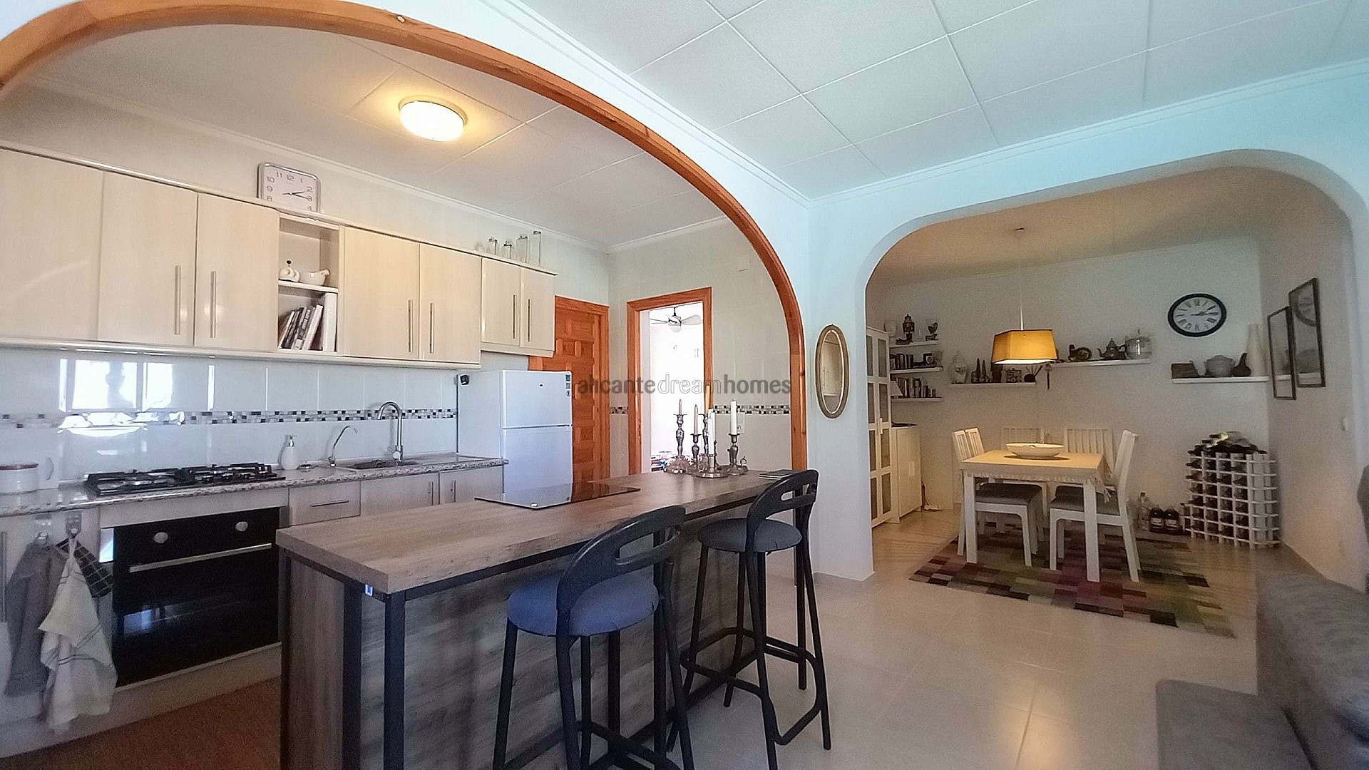 Resale - 3 Bedroom 2 Bathroom Villa in Torrevieja -  - Alicante