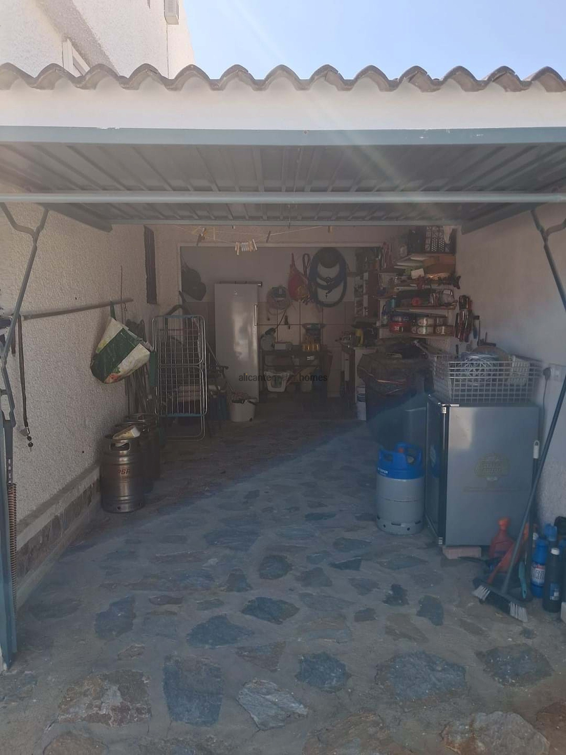 Resale - 3 Bedroom 2 Bathroom Villa in Torrevieja -  - Alicante