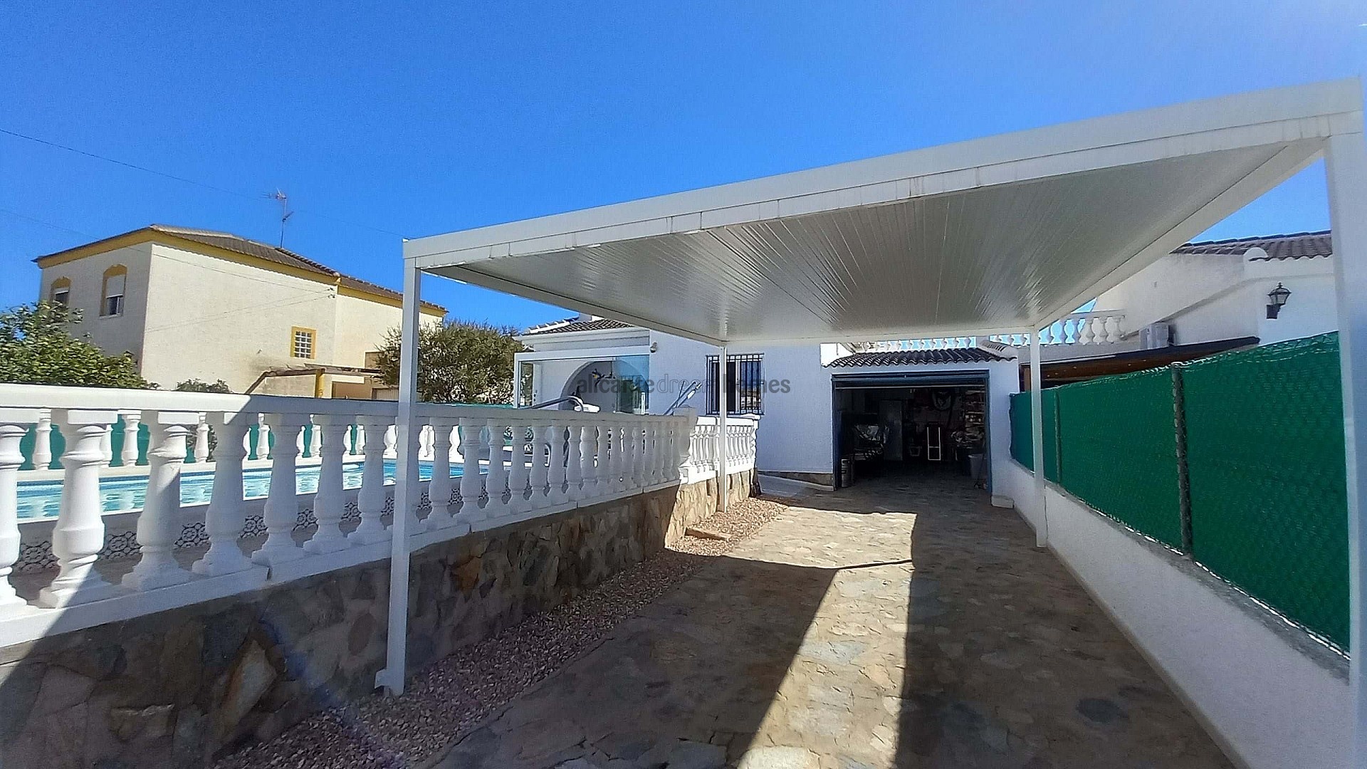 Resale - 3 Bedroom 2 Bathroom Villa in Torrevieja -  - Alicante
