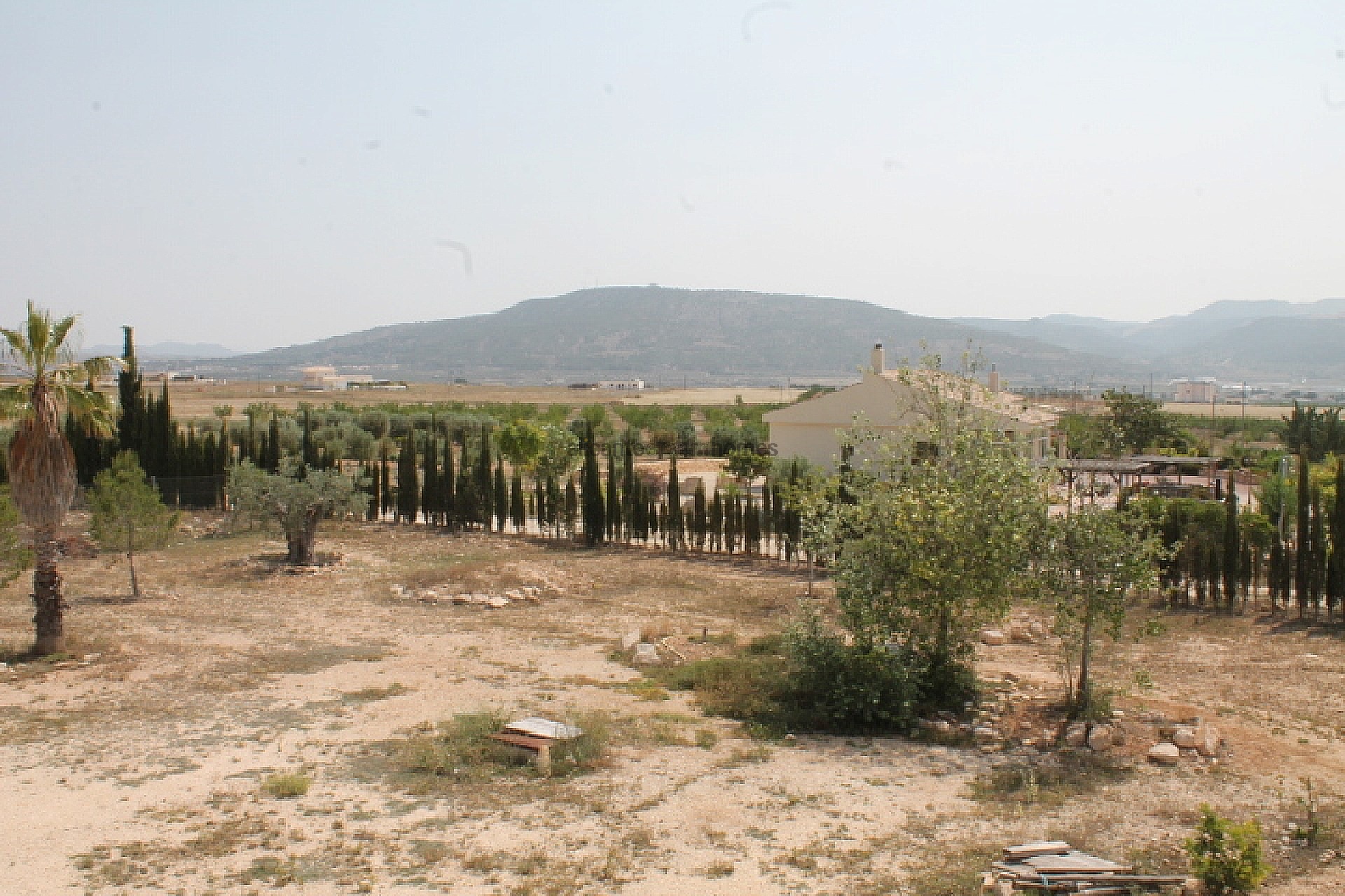 Resale - 4 Bedroom 2 Bathroom Finca in Pinoso -  - Alicante