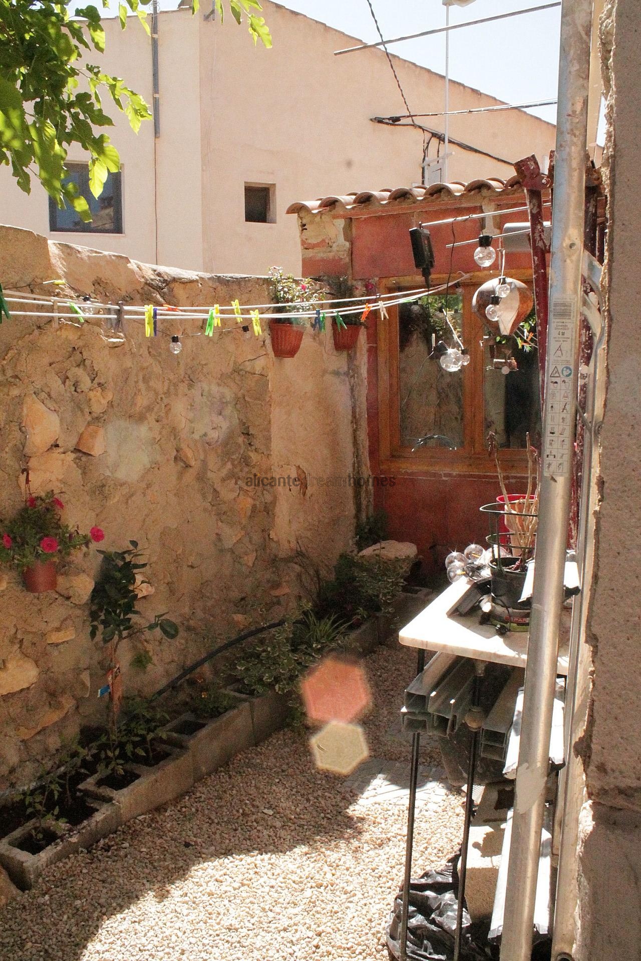 Resale - 2 Bedroom 2 Bathroom Country house in Torre Del Rico -  - Murcia