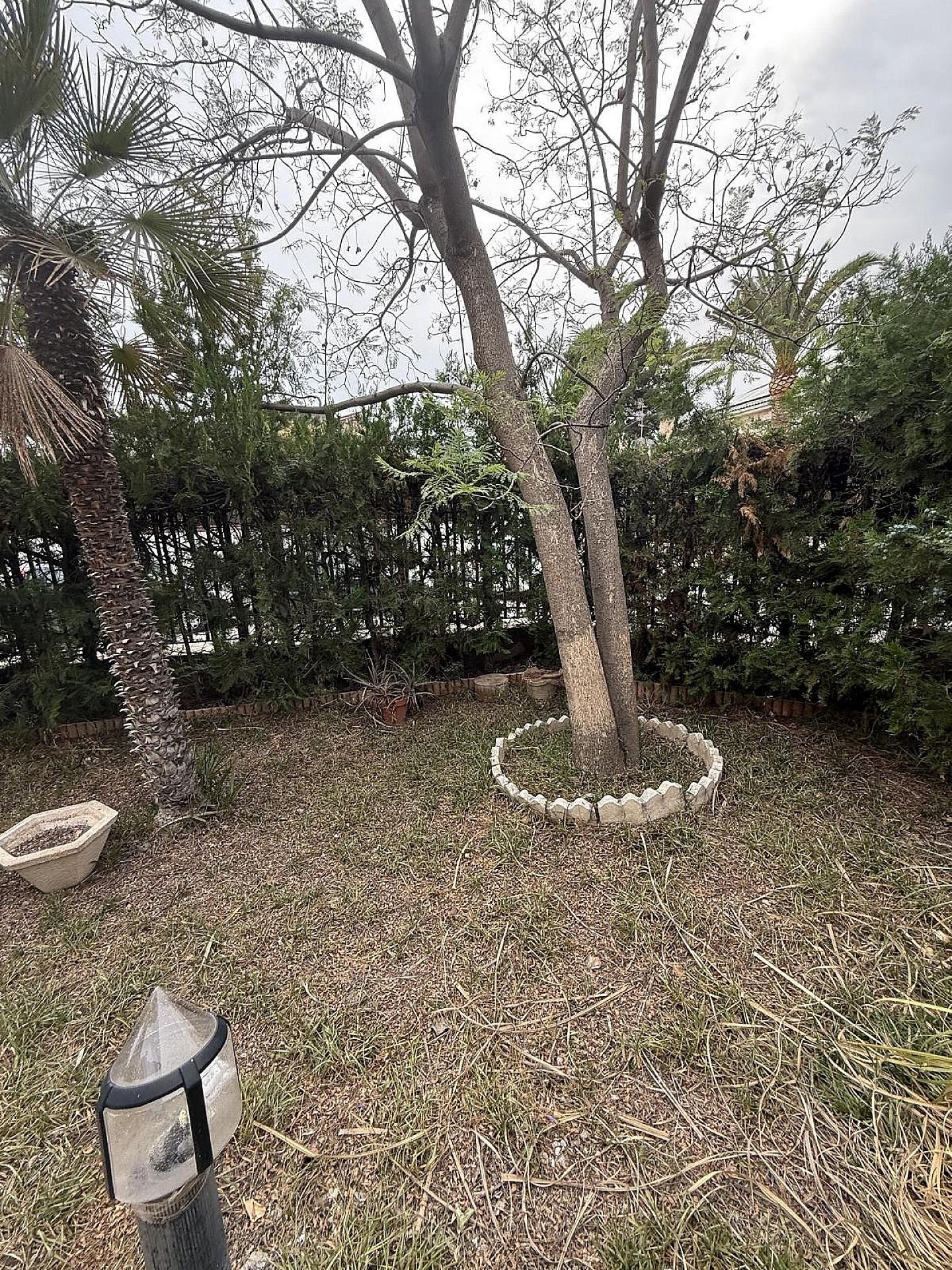 Resale - 4 Bedroom 2 Bathroom Villa in Elda -  - Alicante