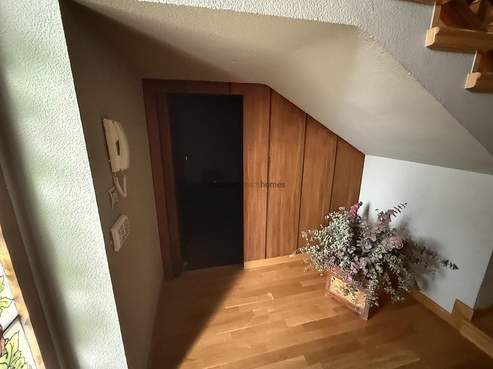 Resale - 4 Bedroom 2 Bathroom Villa in Elda -  - Alicante