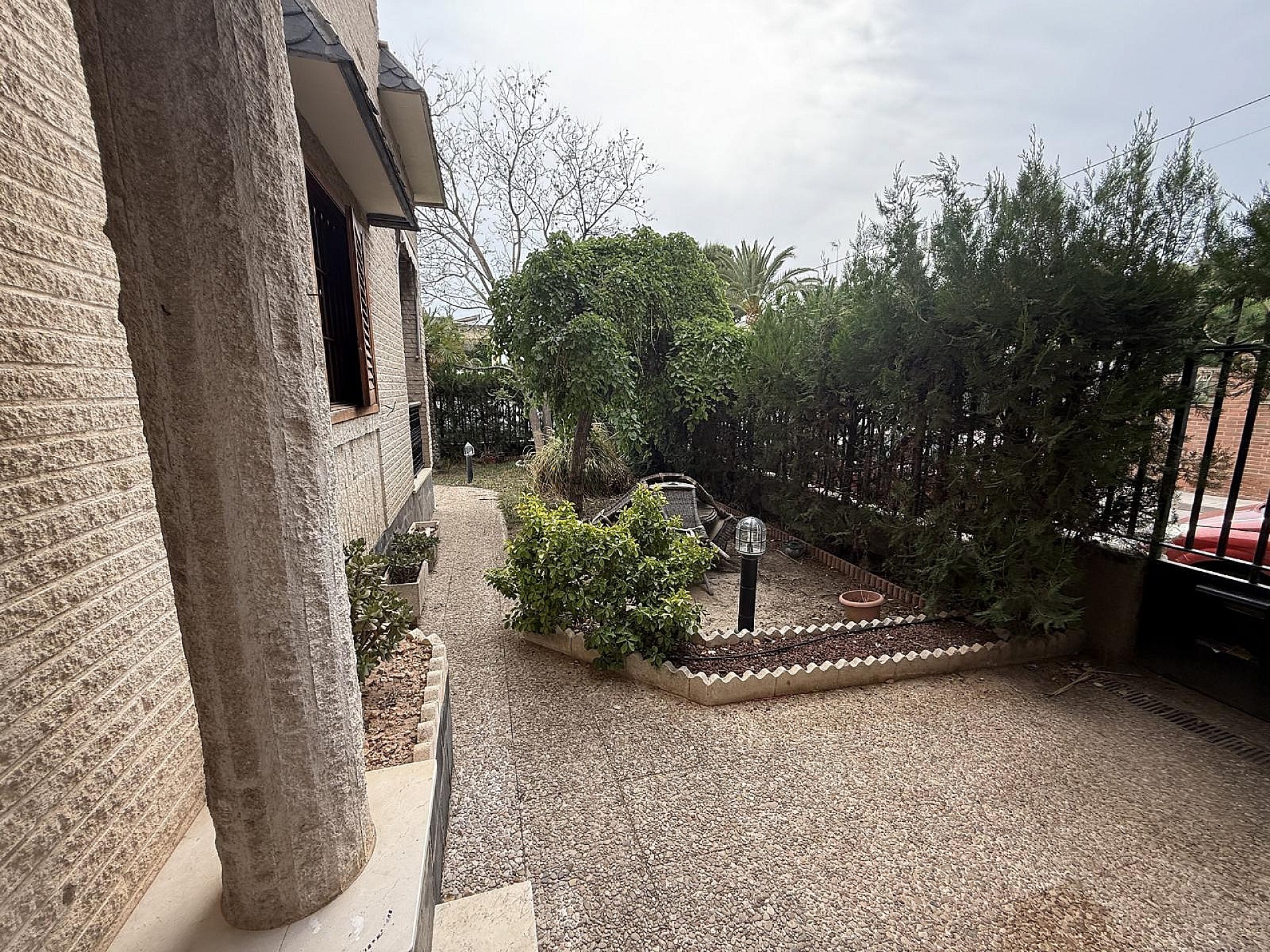 Resale - 4 Bedroom 2 Bathroom Villa in Elda -  - Alicante