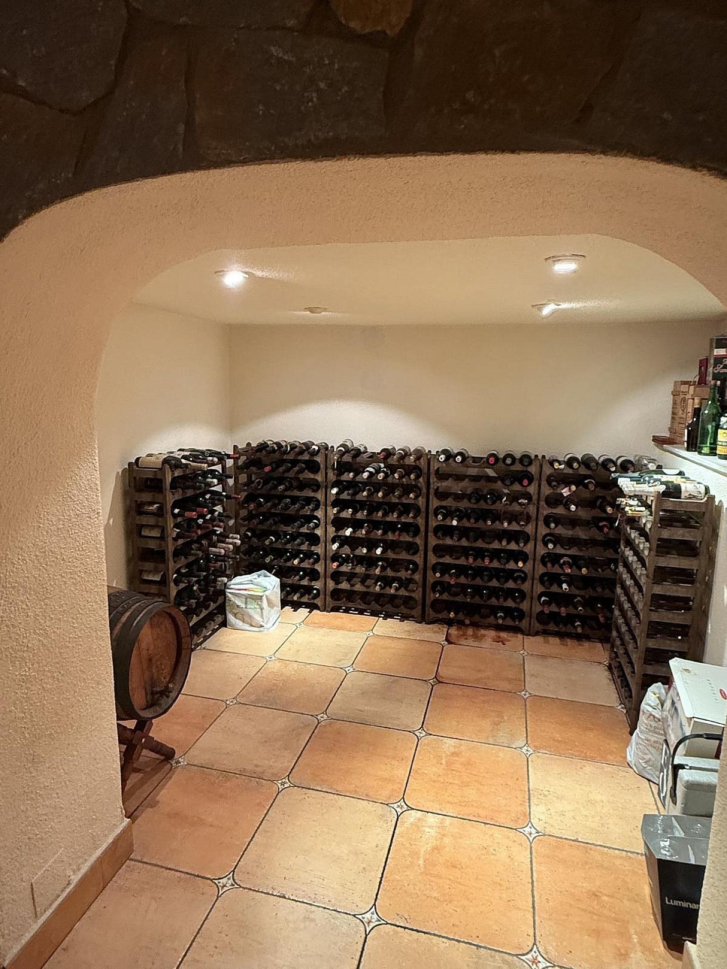 Resale - 4 Bedroom 2 Bathroom Villa in Elda -  - Alicante