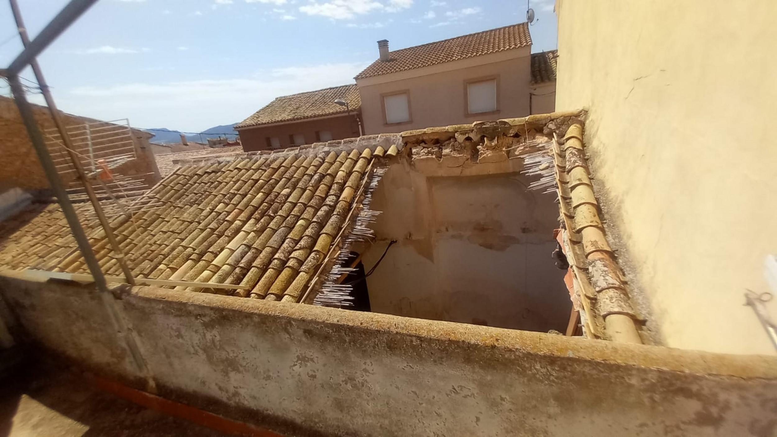 Resale - 3 Bedroom 1 Bathroom Townhouse in Salinas -  - Alicante