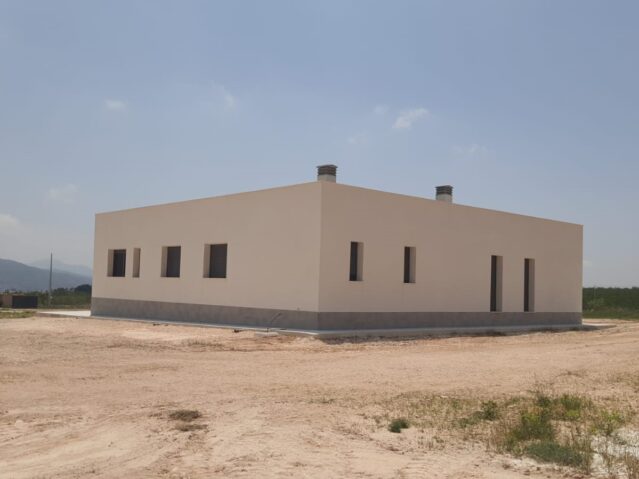 Resale - 3 Bedroom 2 Bathroom Villa in Pinoso -  - Alicante