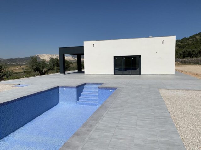 Resale - 3 Bedroom 2 Bathroom Villa in Hondon de las Nieves -  - Alicante