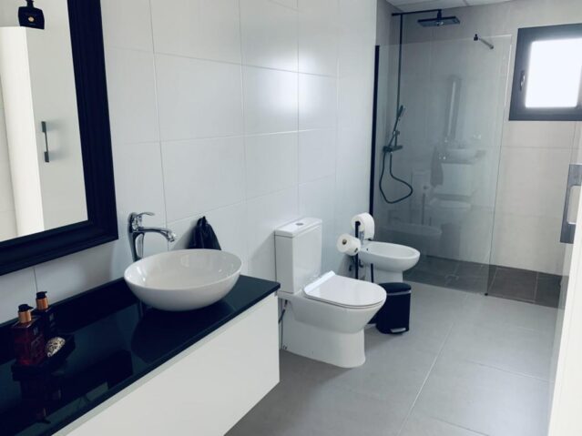 Resale - 3 Bedroom 2 Bathroom Villa in Hondon de las Nieves -  - Alicante