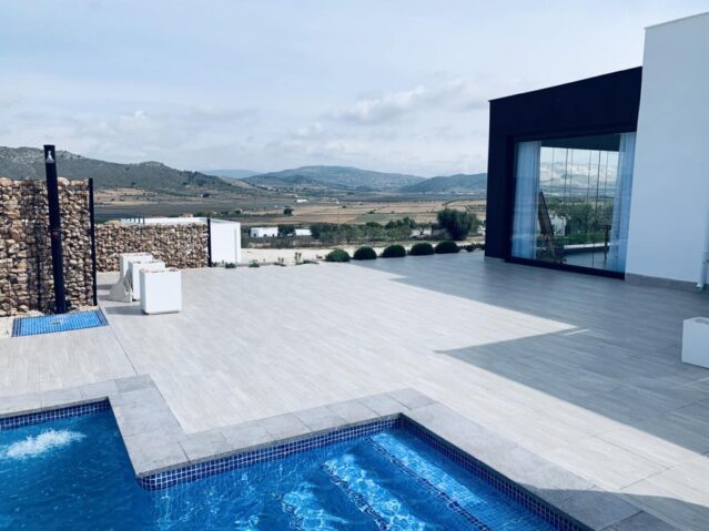 Resale - 3 Bedroom 2 Bathroom Villa in Hondon de las Nieves -  - Alicante
