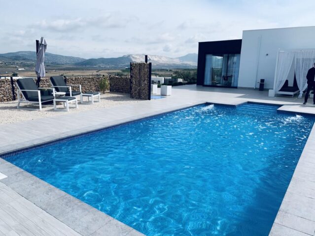Resale - 3 Bedroom 2 Bathroom Villa in Hondon de las Nieves -  - Alicante