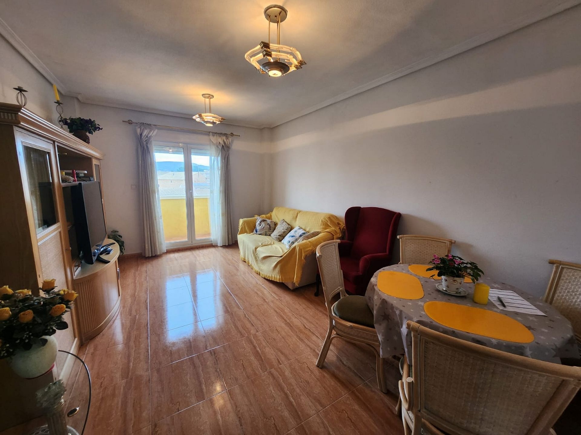 Resale - 3 Bedroom 2 Bathroom Apartment in Pinoso -  - Alicante