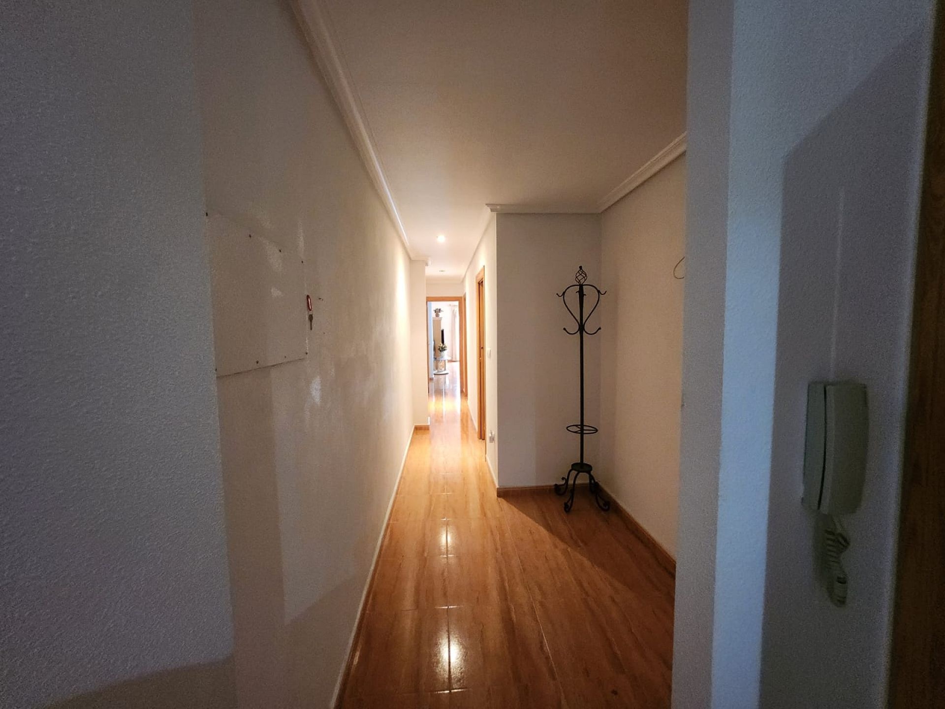 Resale - 3 Bedroom 2 Bathroom Apartment in Pinoso -  - Alicante