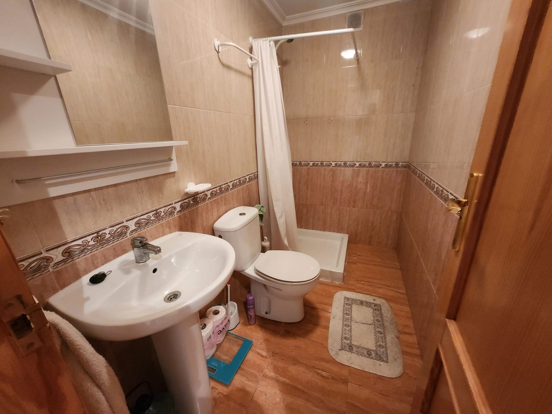Resale - 3 Bedroom 2 Bathroom Apartment in Pinoso -  - Alicante