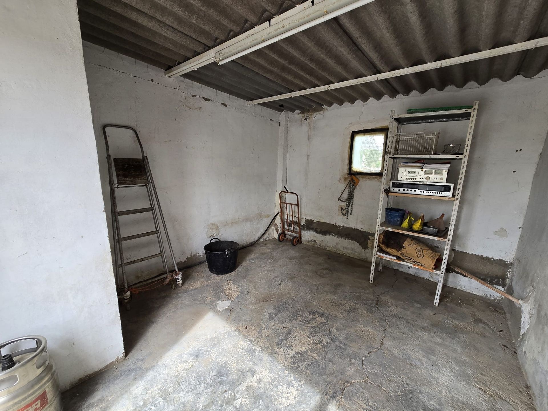 Resale - 1 Bathroom Restoration Project in Sax -  - Alicante