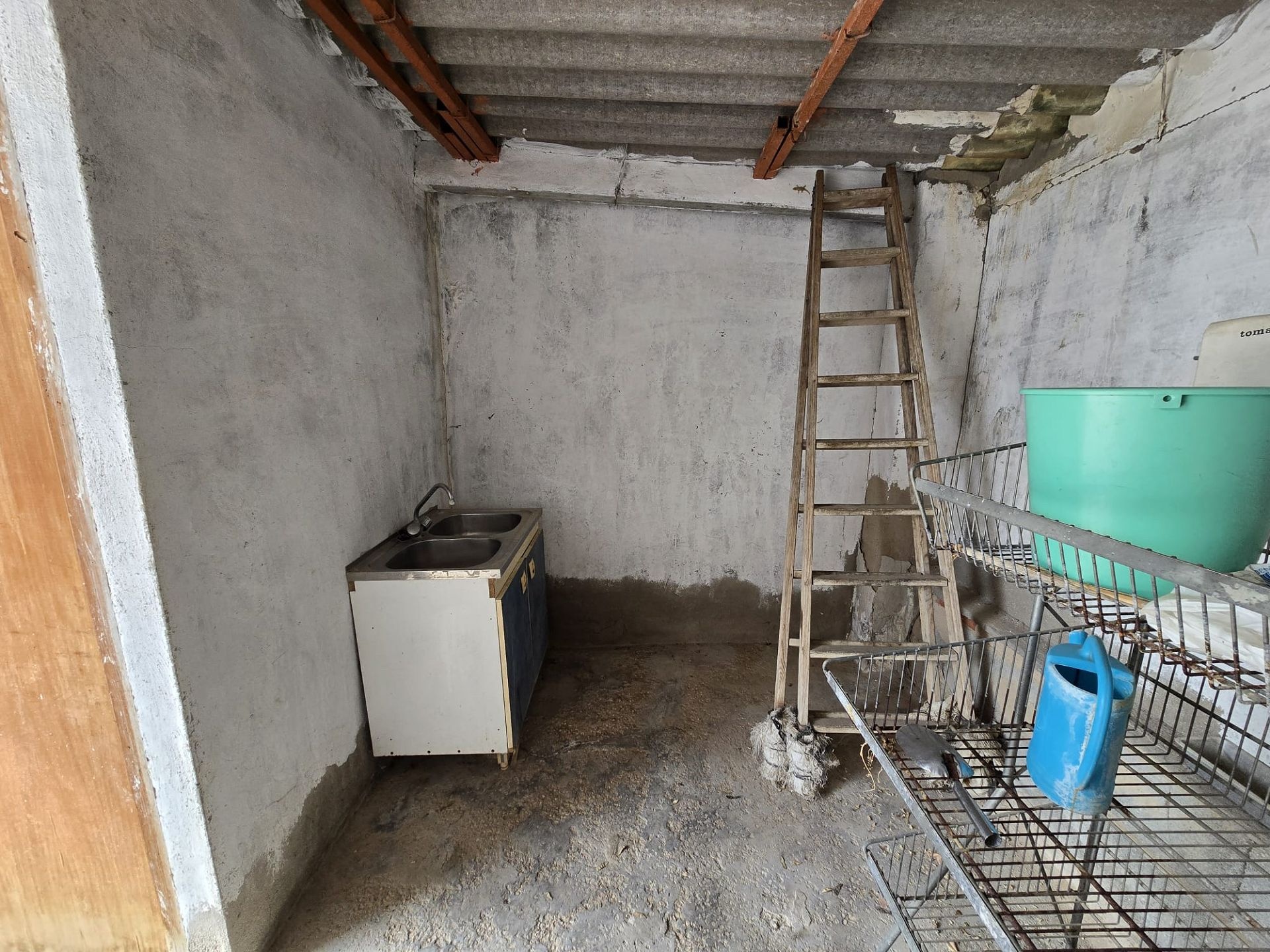Resale - 1 Bathroom Restoration Project in Sax -  - Alicante