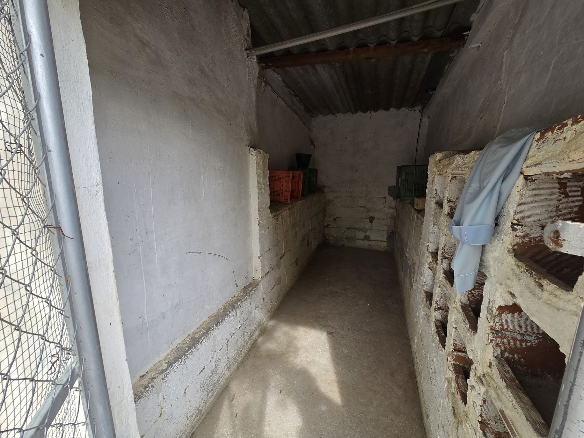 Resale - 1 Bathroom Restoration Project in Sax -  - Alicante