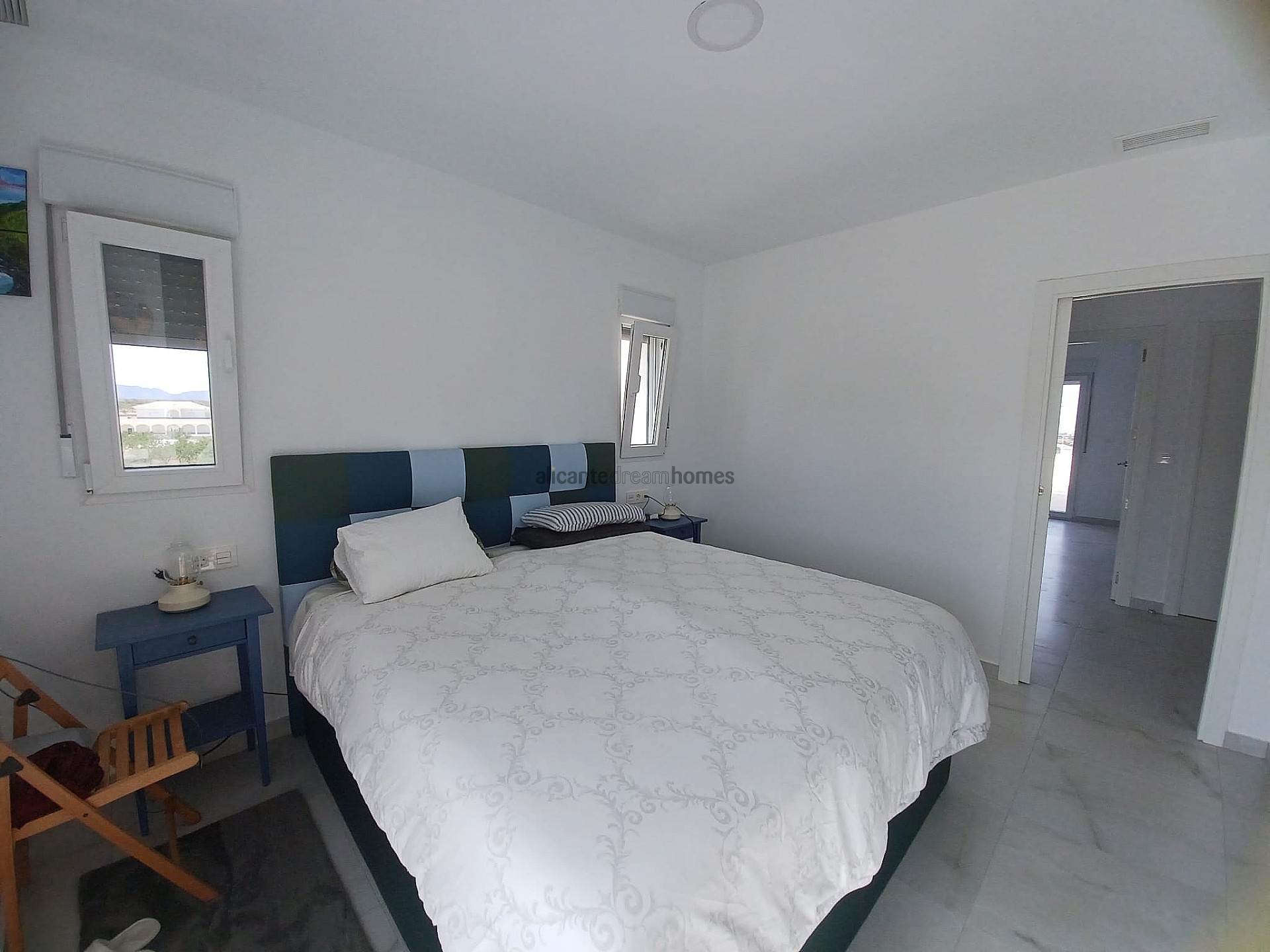 Resale - 6 Bedroom 5 Bathroom Villa in Pinoso -  - Alicante