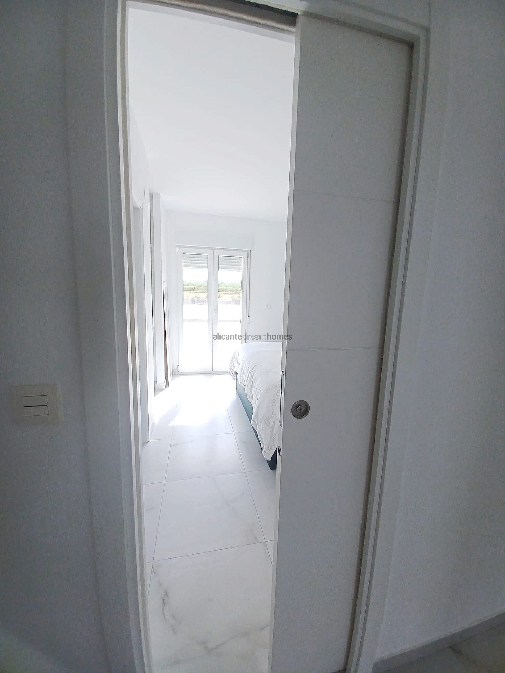 Resale - 6 Bedroom 5 Bathroom Villa in Pinoso -  - Alicante