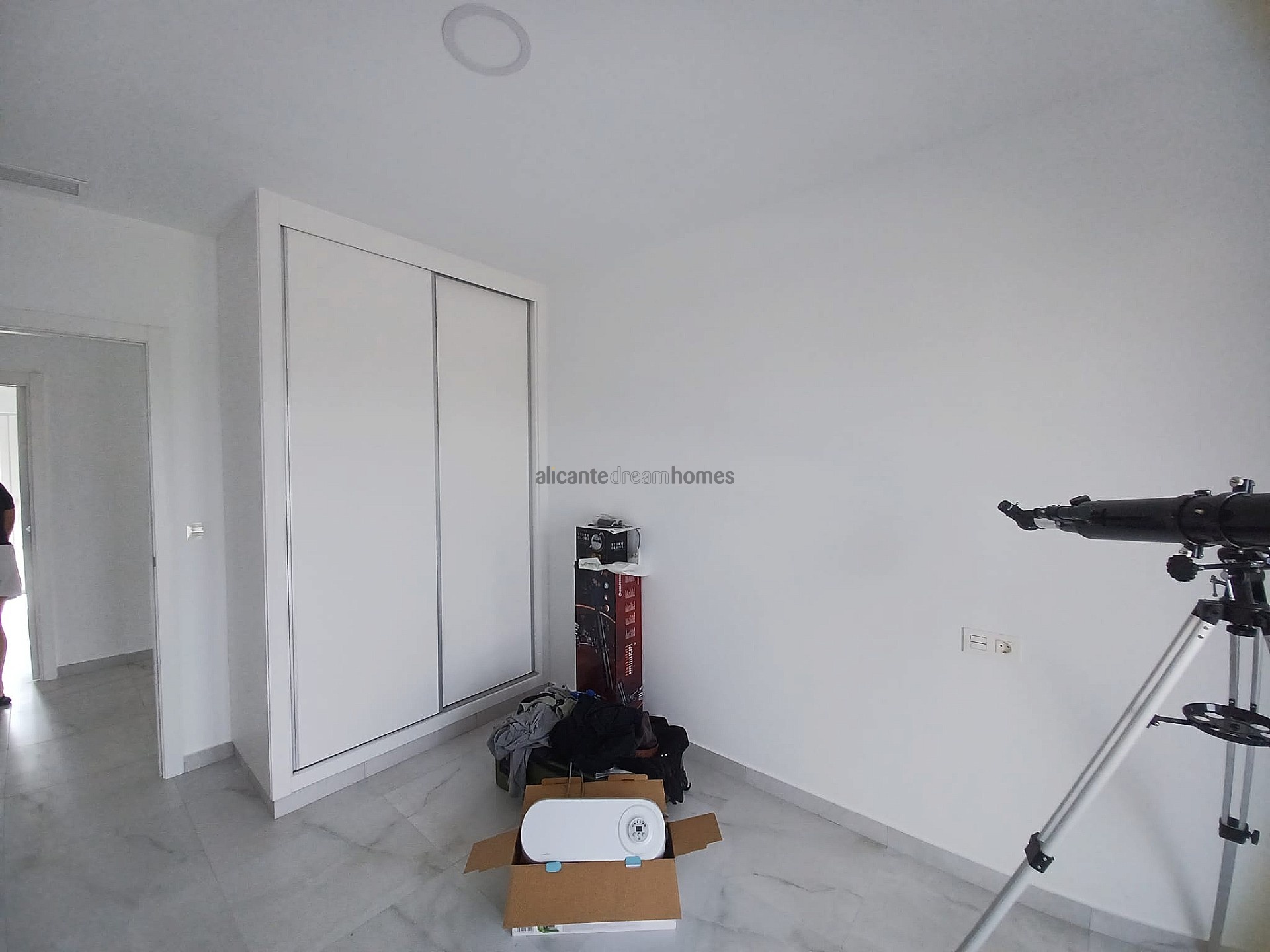 Resale - 6 Bedroom 5 Bathroom Villa in Pinoso -  - Alicante