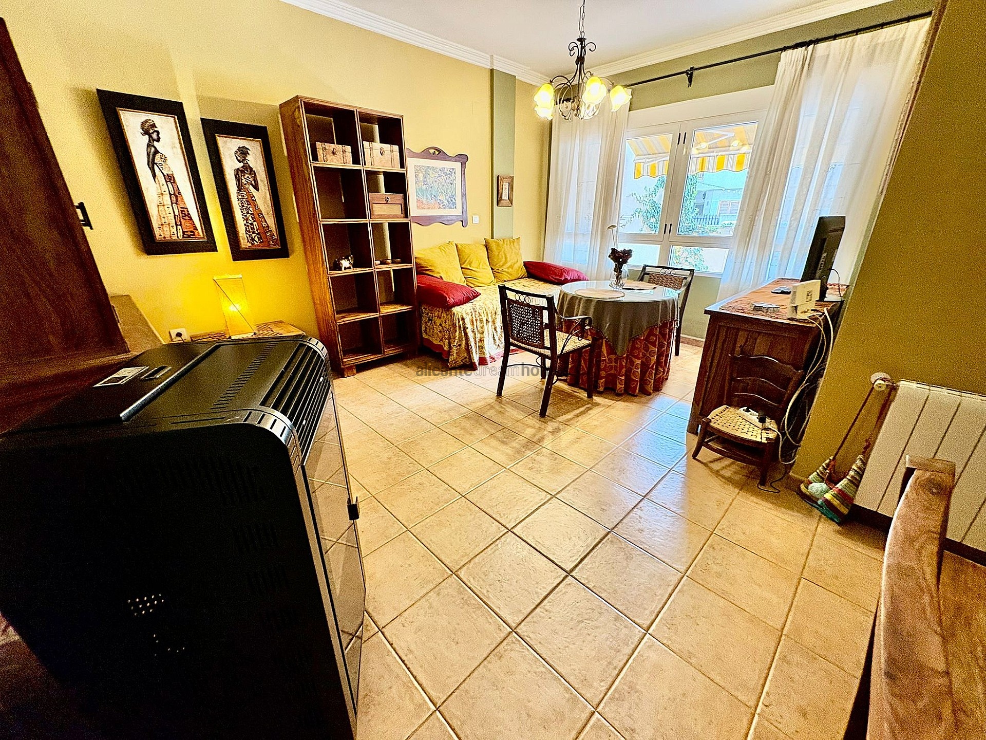 Resale - 4 Bedroom 2 Bathroom Townhouse in Pinoso -  - Alicante