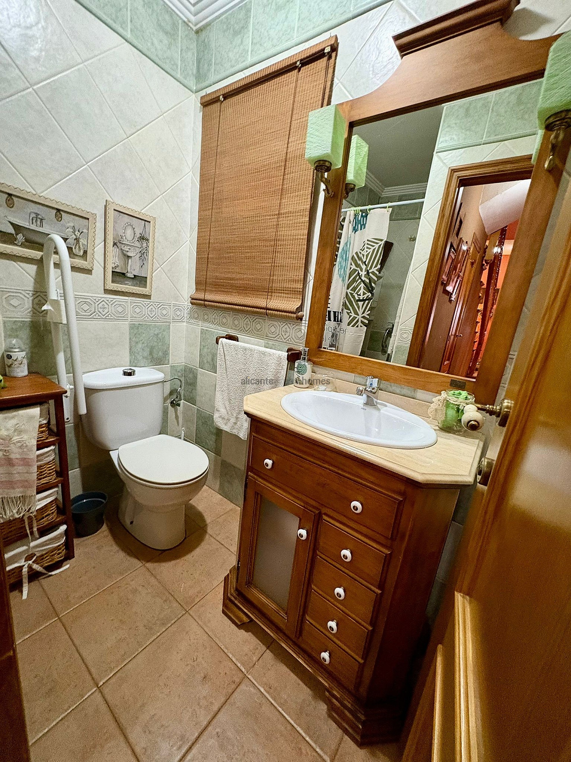 Resale - 4 Bedroom 2 Bathroom Townhouse in Pinoso -  - Alicante