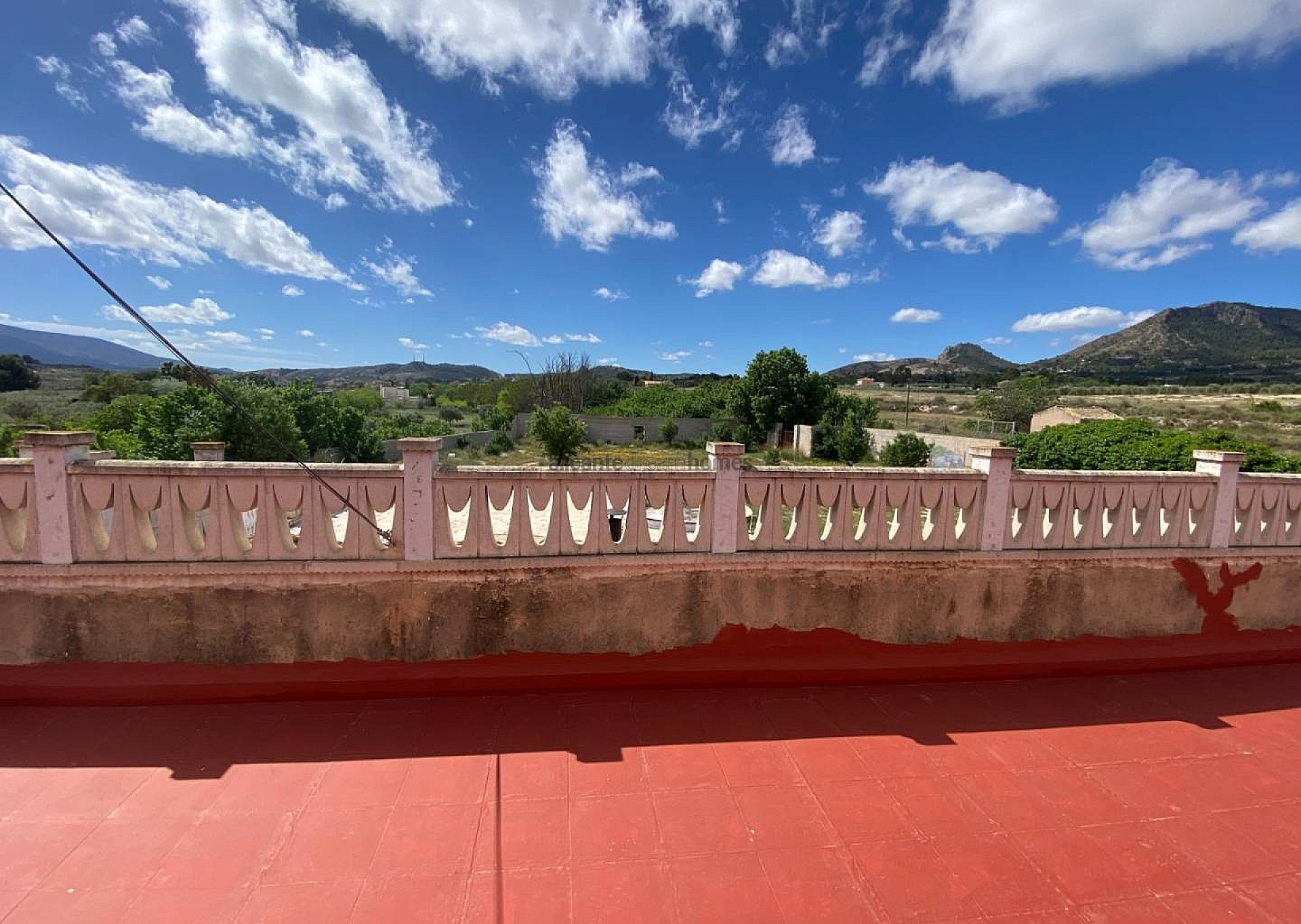 Resale - 6 Bedroom 3 Bathroom Country house in Sax -  - Alicante