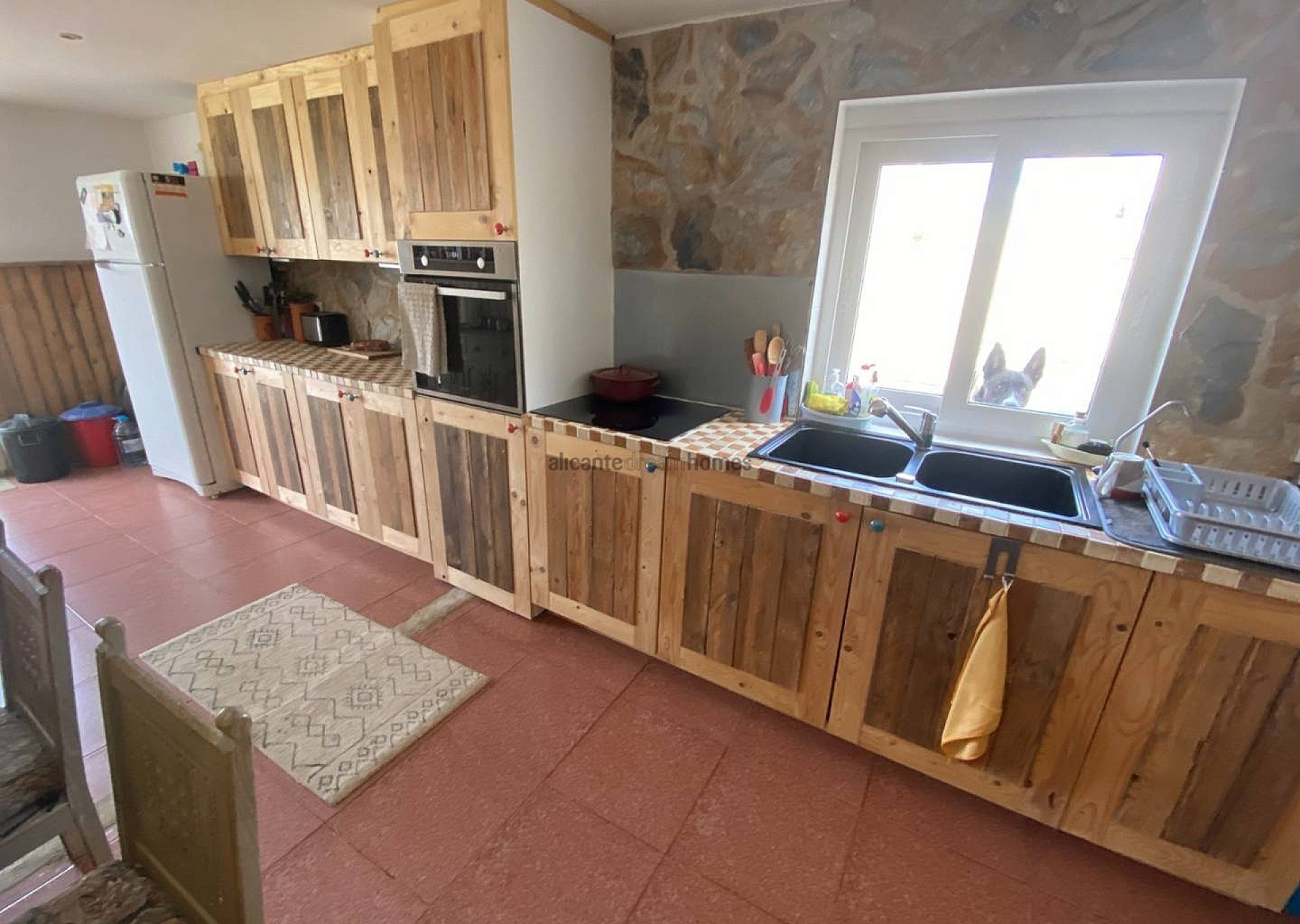 Resale - 6 Bedroom 3 Bathroom Country house in Sax -  - Alicante