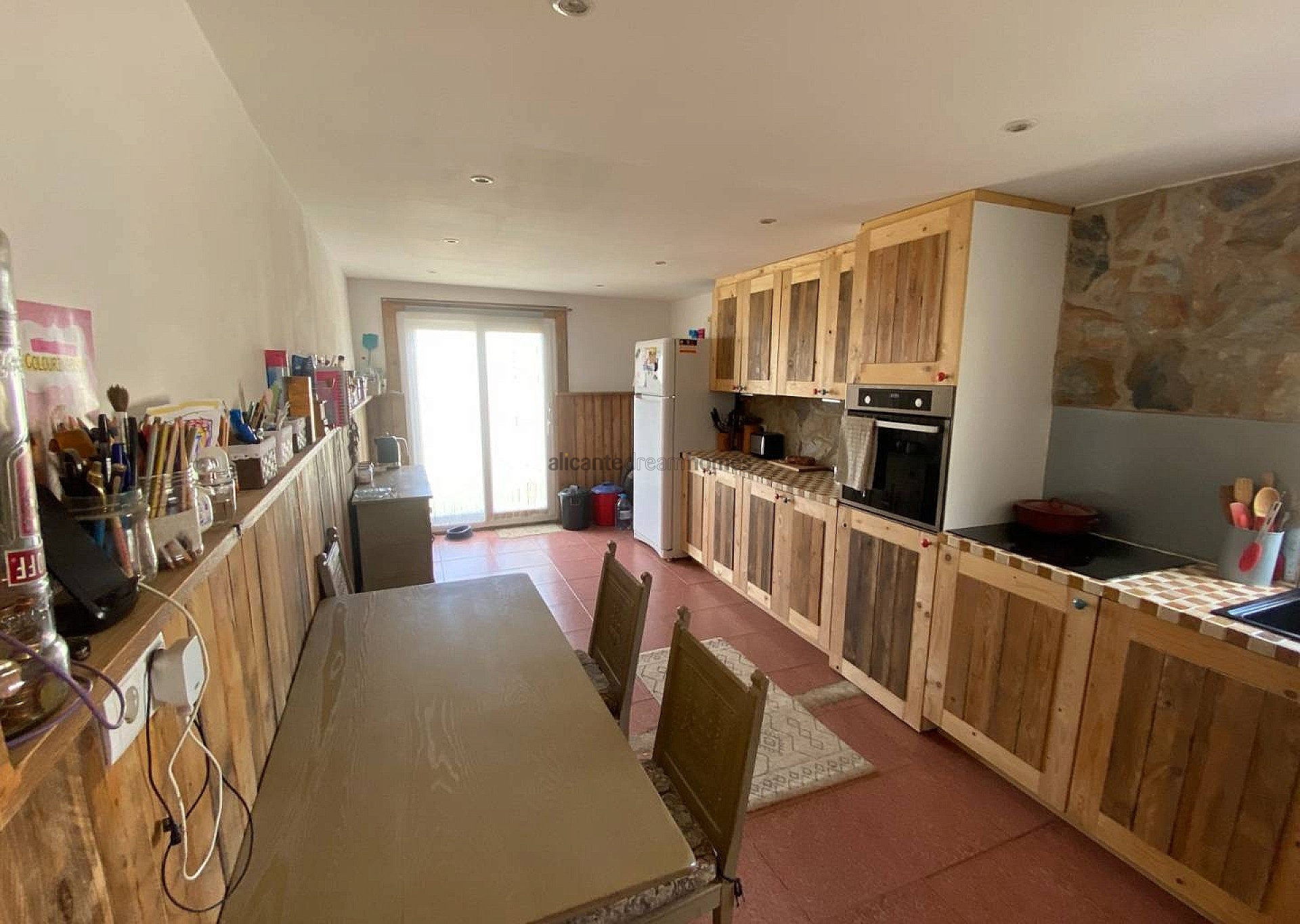 Resale - 6 Bedroom 3 Bathroom Country house in Sax -  - Alicante