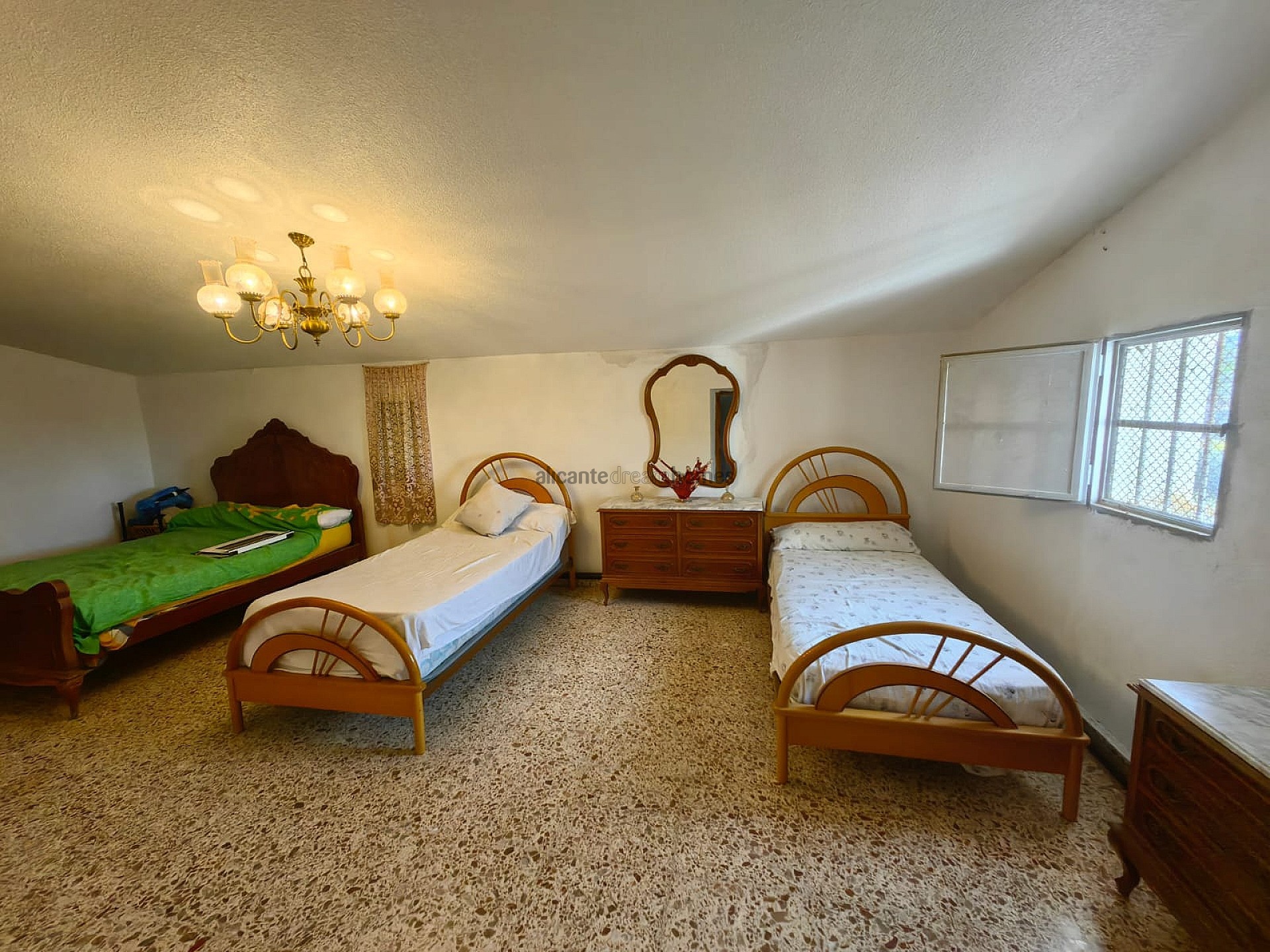 Resale - 5 Bedroom 1 Bathroom Cave House in Raspay -  - Murcia