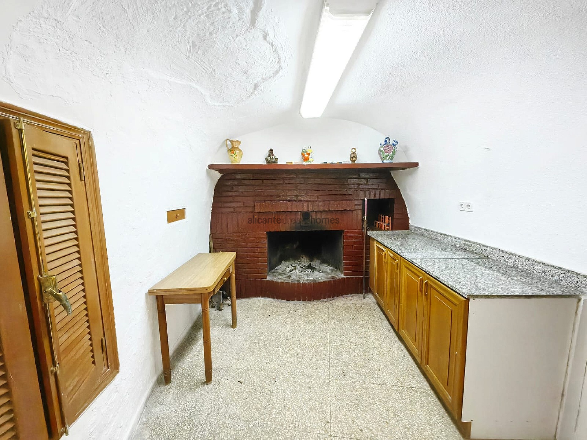 Resale - 5 Bedroom 1 Bathroom Cave House in Raspay -  - Murcia