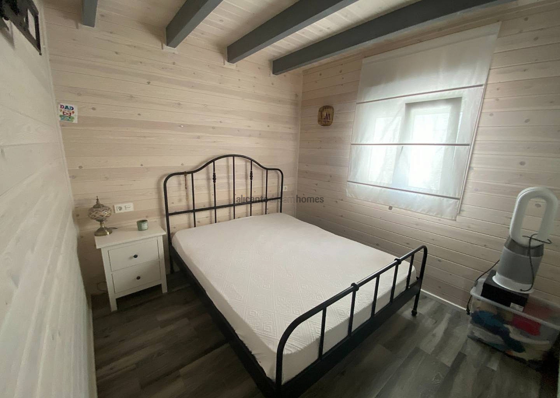 Resale - 3 Bedroom 1 Bathroom Wooden House in Monóvar -  - Alicante