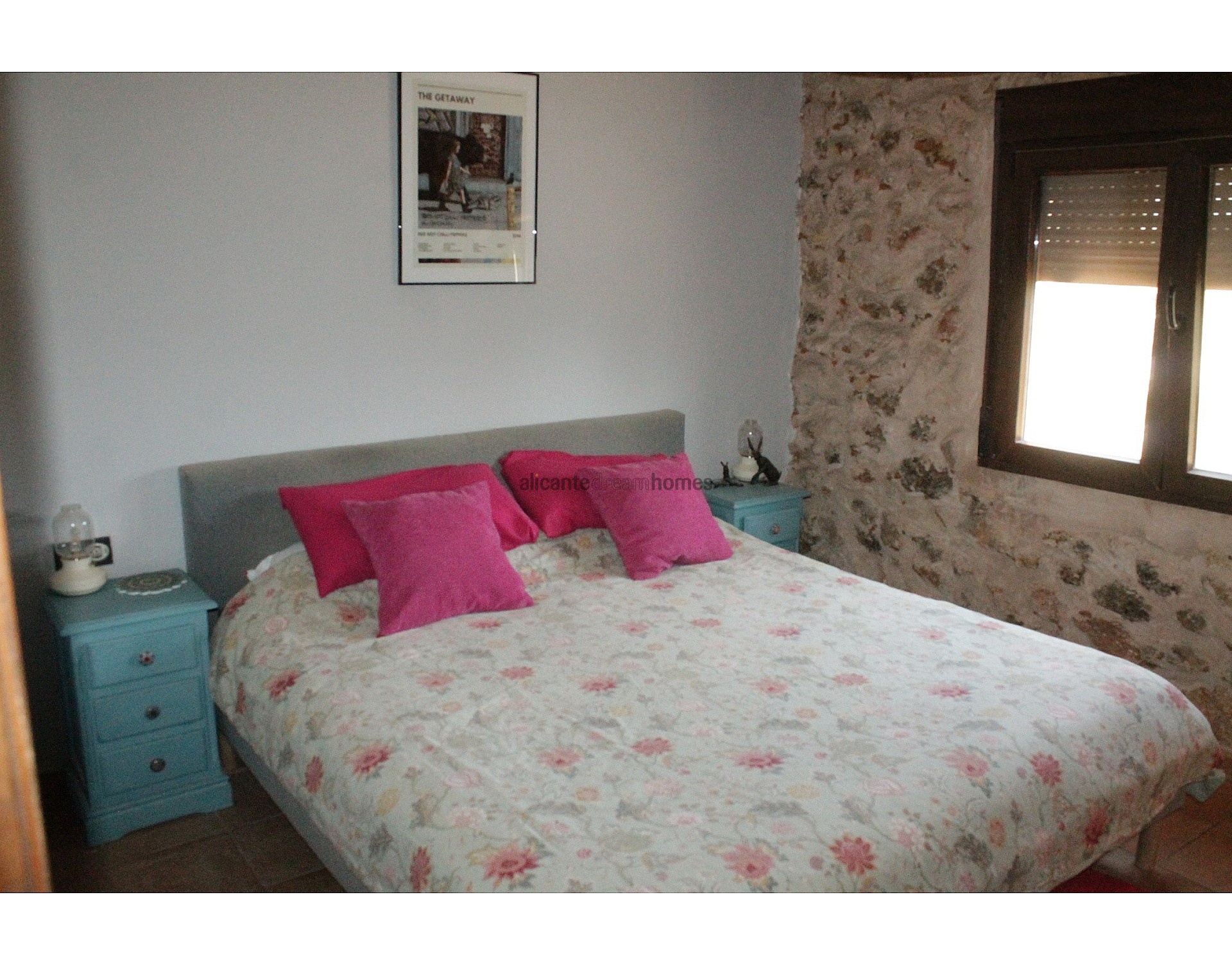 Resale - 3 Bedroom 2 Bathroom Country house in Villena -  - Alicante