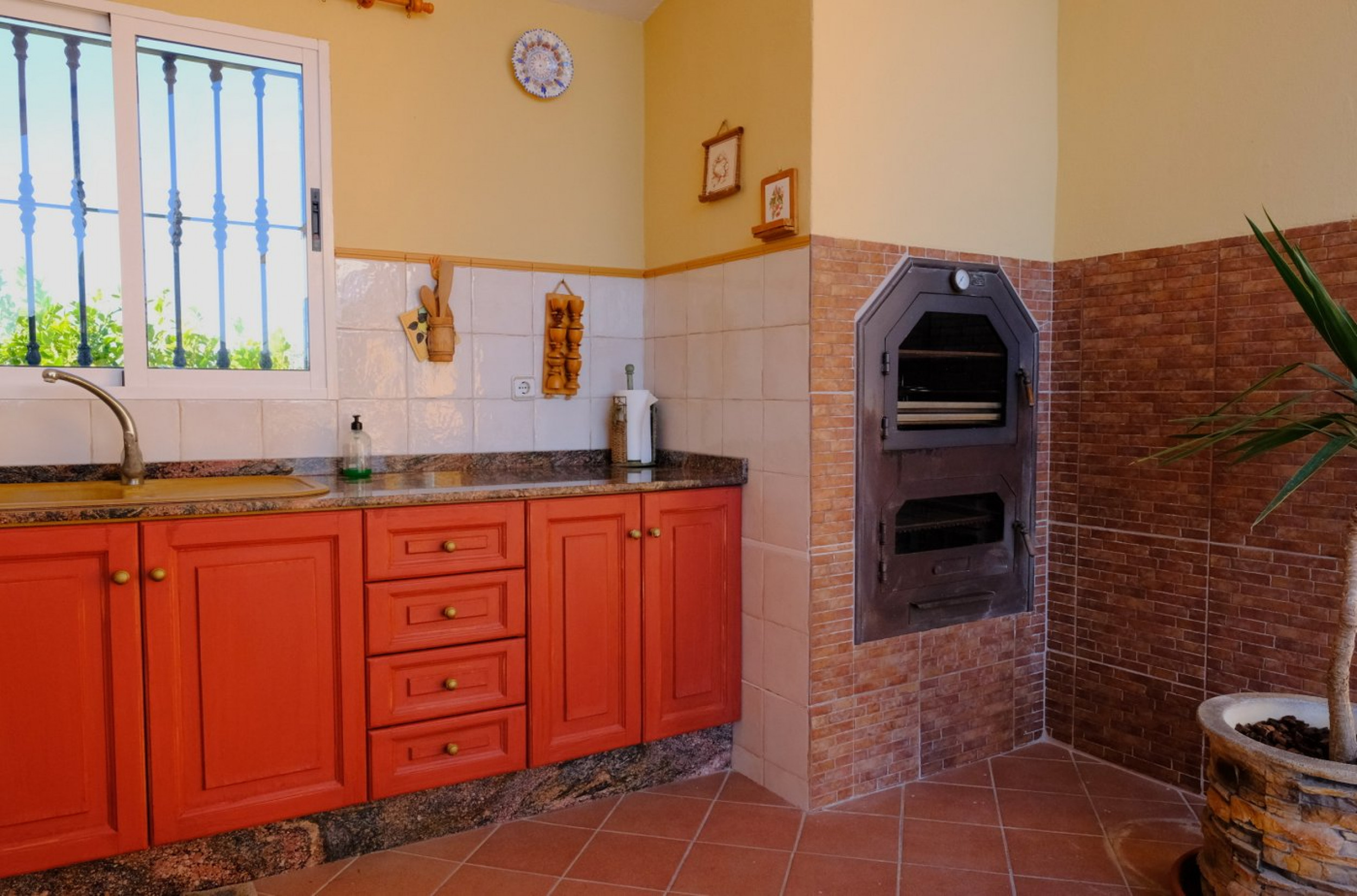 Resale - 5 Bedroom 3 Bathroom Villa in Orihuela -  - Alicante