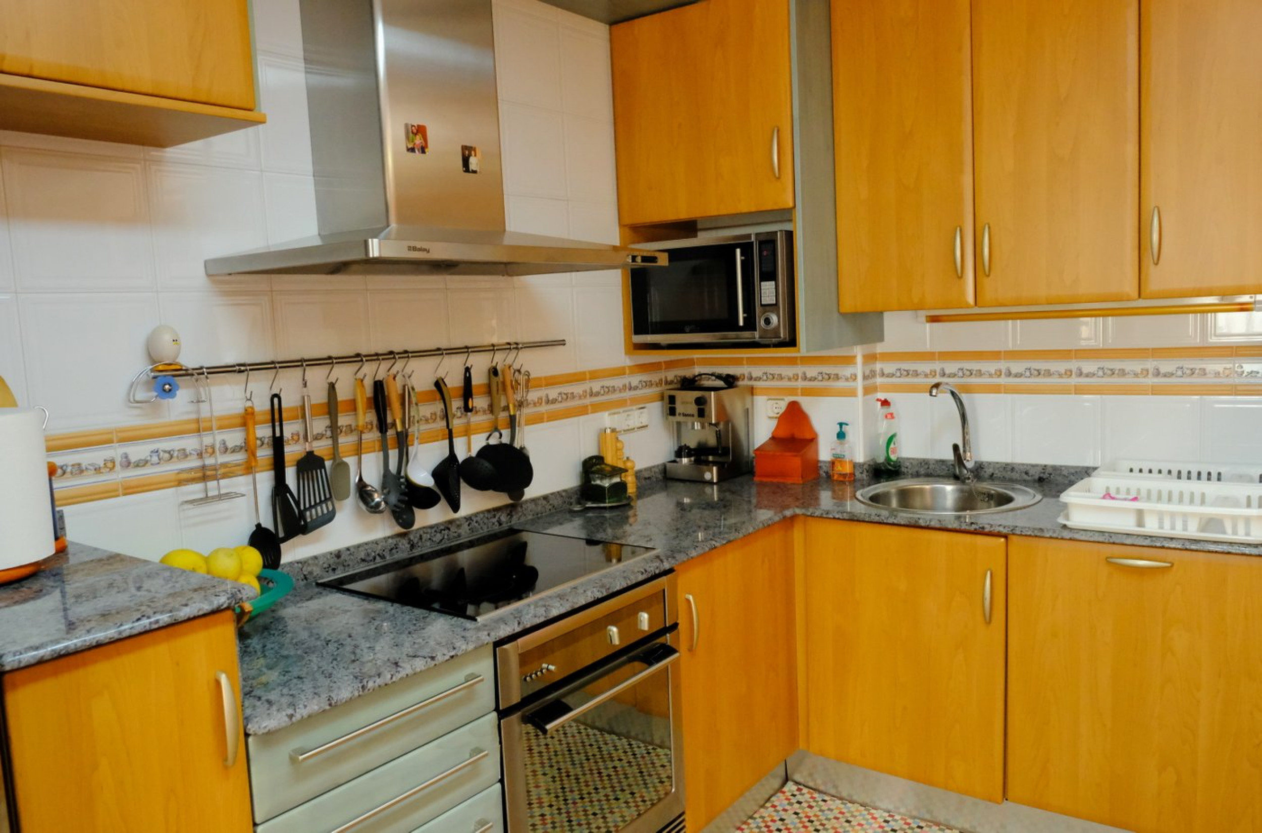 Resale - 5 Bedroom 3 Bathroom Villa in Orihuela -  - Alicante